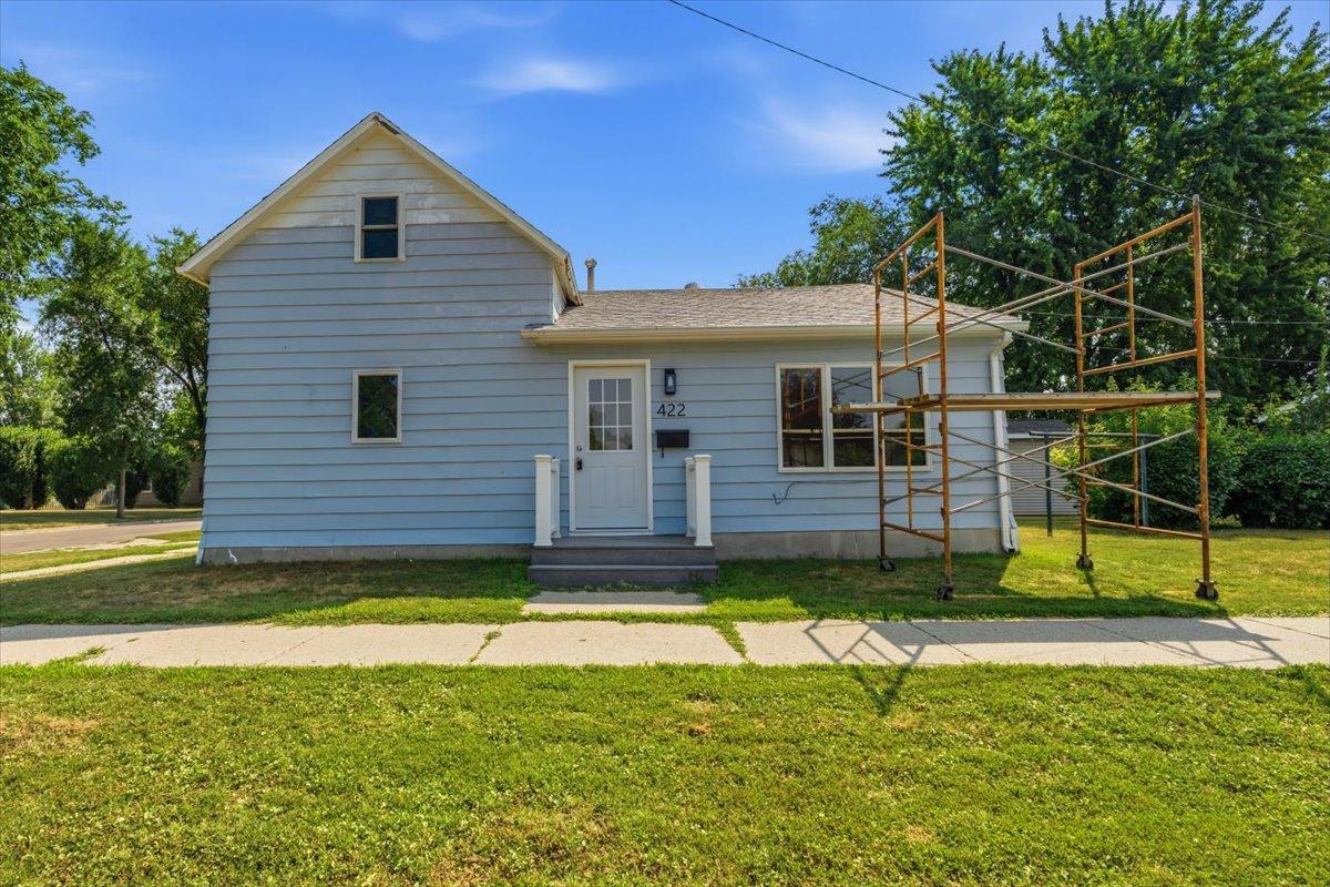 422 2nd Street N, Wahpeton ND 58075 - Photo 2 of 54