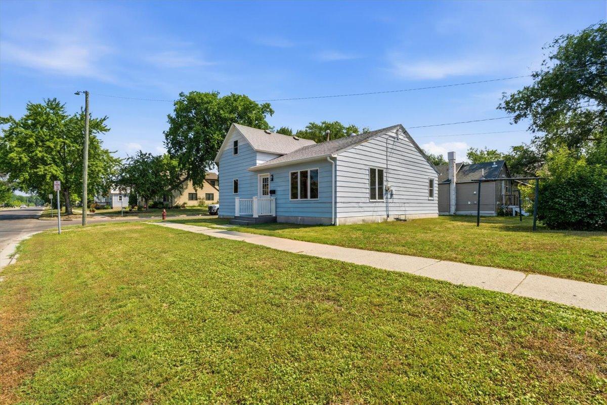 422 2nd Street N, Wahpeton ND 58075 - Photo 49 of 54