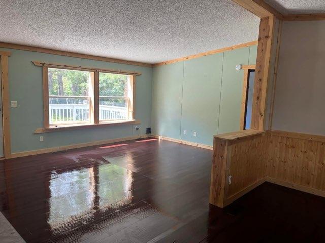 2001 single family home for sale at 207 Lakin Avenue SW in Kelliher, MN — 3 bed, 2 bath (photo 8 of 17)