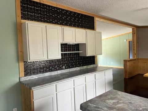2001 single family home for sale at 207 Lakin Avenue SW in Kelliher, MN — 3 bed, 2 bath (photo 9 of 17)