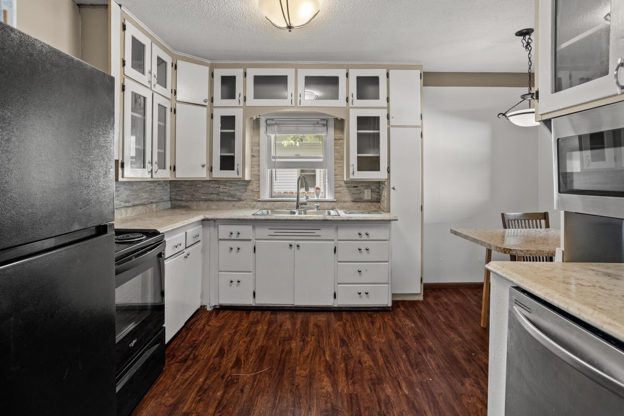 405 14th Street N, Moorhead MN 56560 - Photo 15 of 33