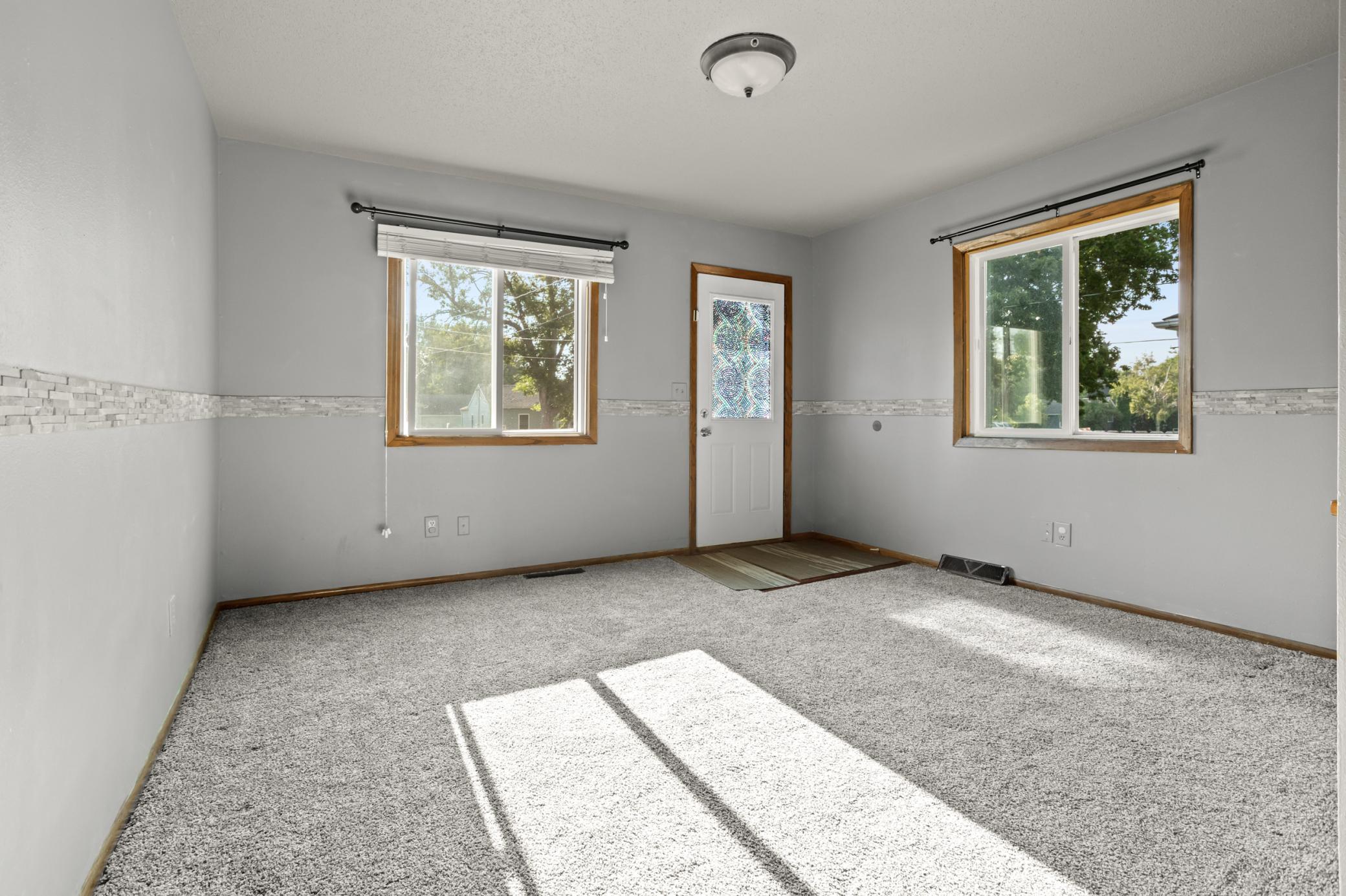 405 14th Street N, Moorhead MN 56560 - Photo 4 of 33