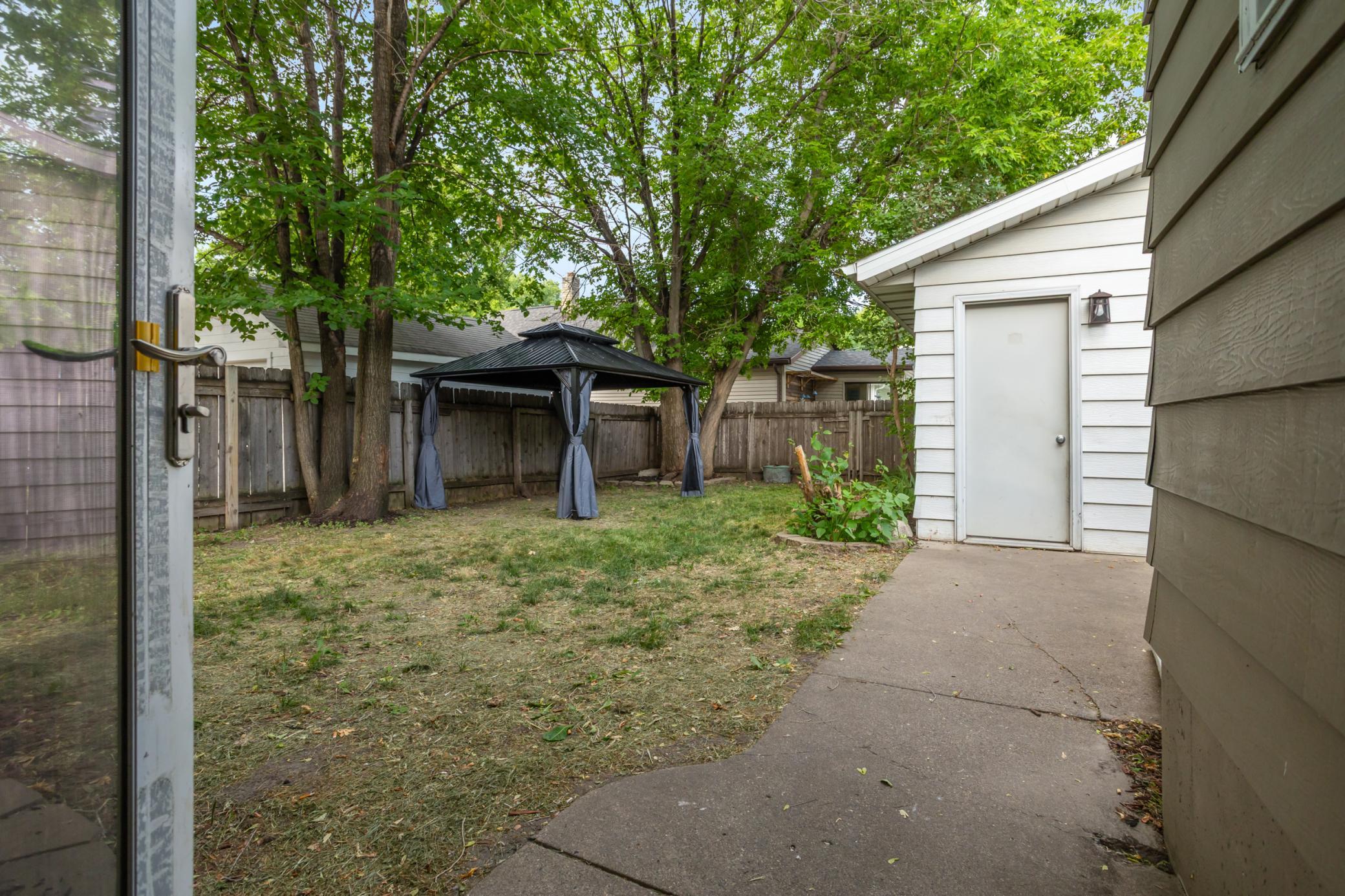 405 14th Street N, Moorhead MN 56560 - Photo 31 of 33