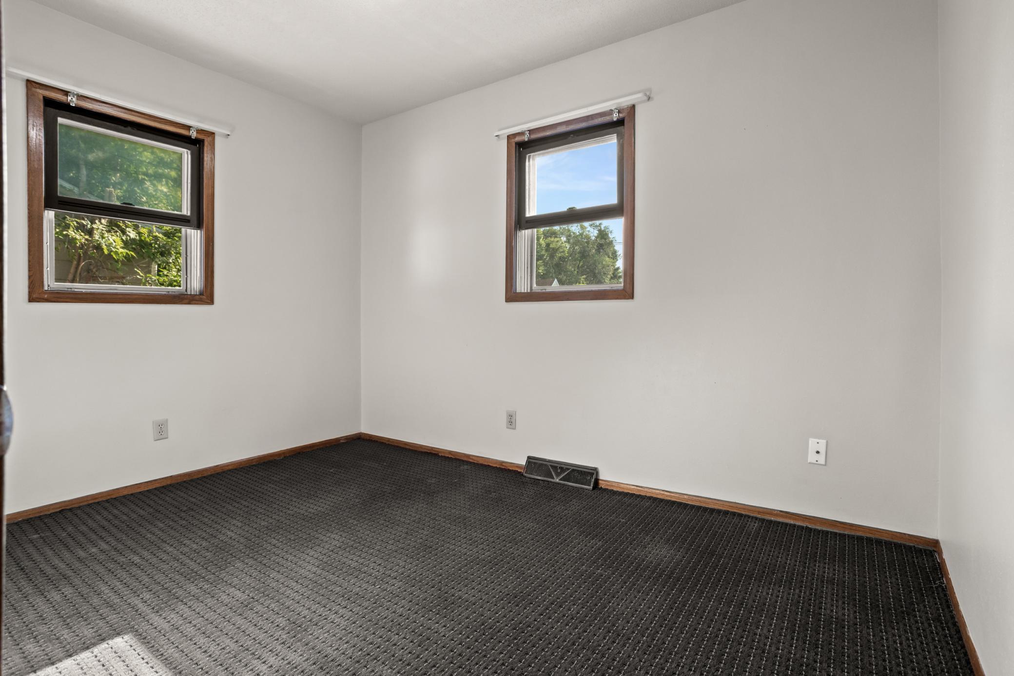405 14th Street N, Moorhead MN 56560 - Photo 6 of 33