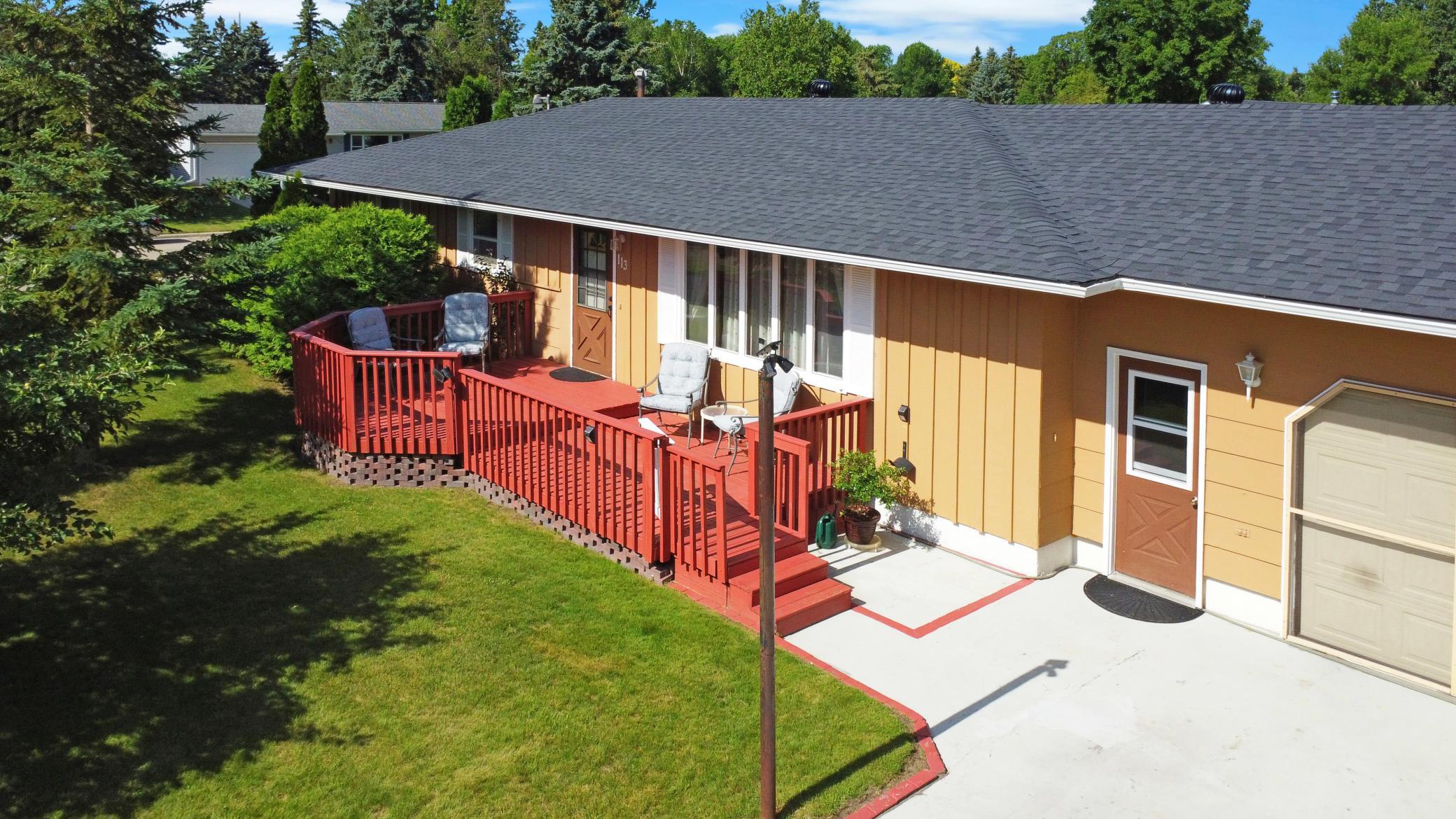 1970 single family home for sale at 113 Circle Drive in Thief River Falls, MN — 4 bed, 3 bath (photo 2 of 45)