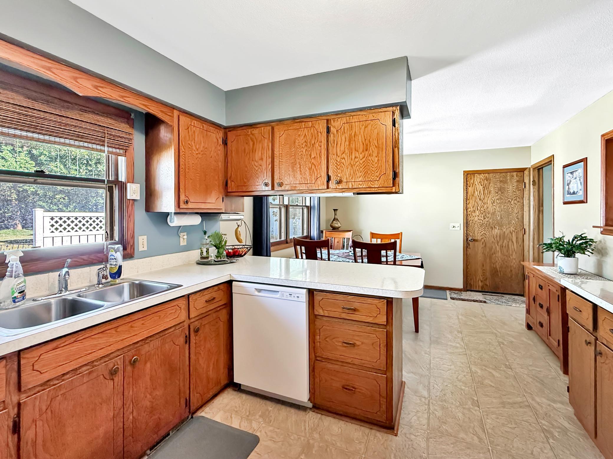 1970 single family home for sale at 113 Circle Drive in Thief River Falls, MN — 4 bed, 3 bath (photo 12 of 45)