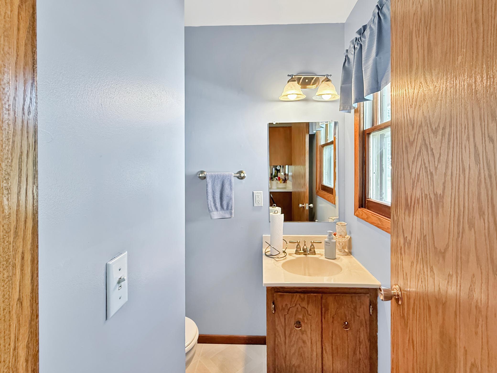 1970 single family home for sale at 113 Circle Drive in Thief River Falls, MN — 4 bed, 3 bath (photo 14 of 45)