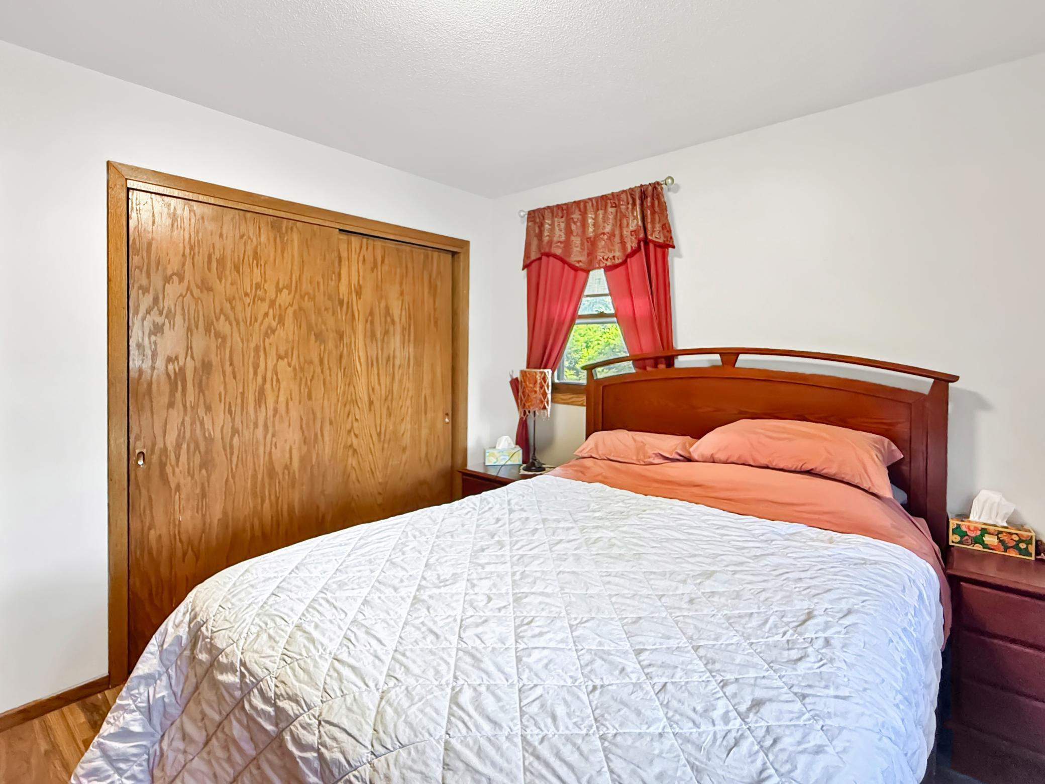 1970 single family home for sale at 113 Circle Drive in Thief River Falls, MN — 4 bed, 3 bath (photo 19 of 45)
