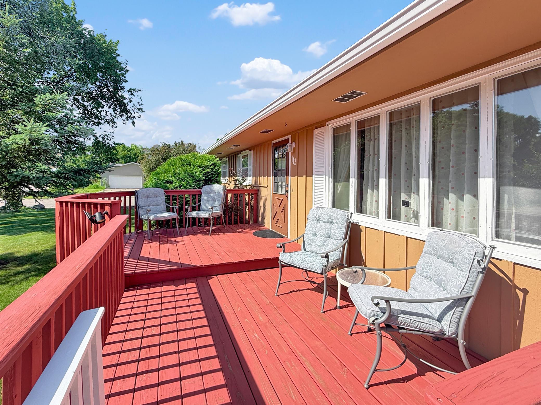 1970 single family home for sale at 113 Circle Drive in Thief River Falls, MN — 4 bed, 3 bath (photo 4 of 45)