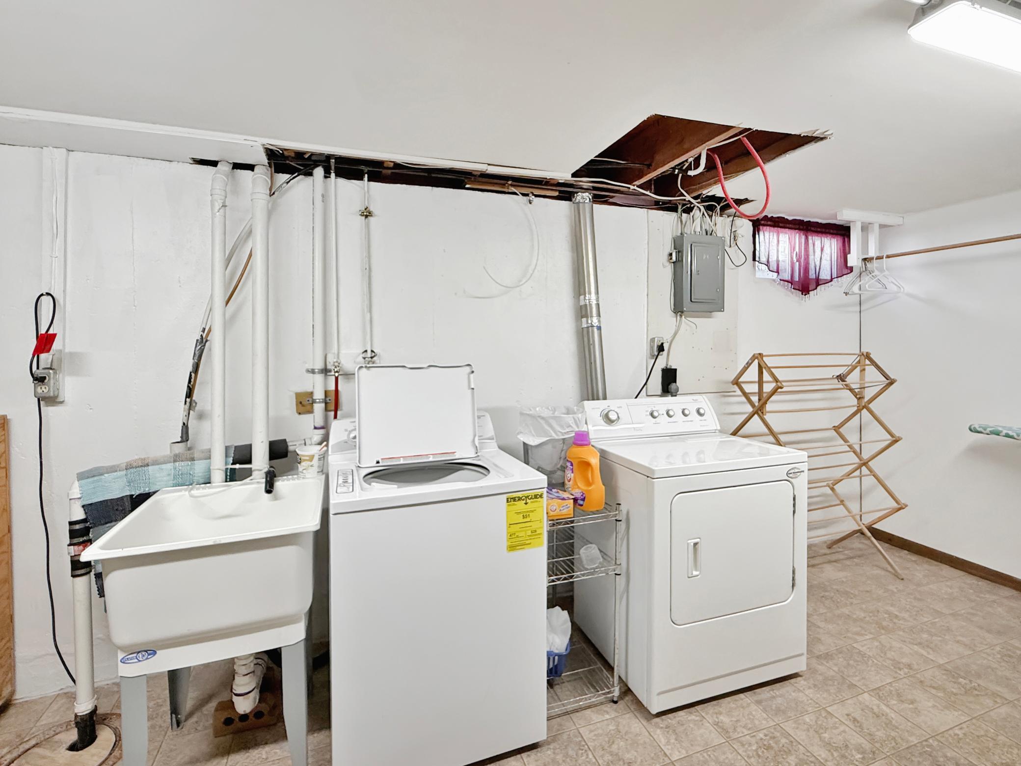 1970 single family home for sale at 113 Circle Drive in Thief River Falls, MN — 4 bed, 3 bath (photo 31 of 45)