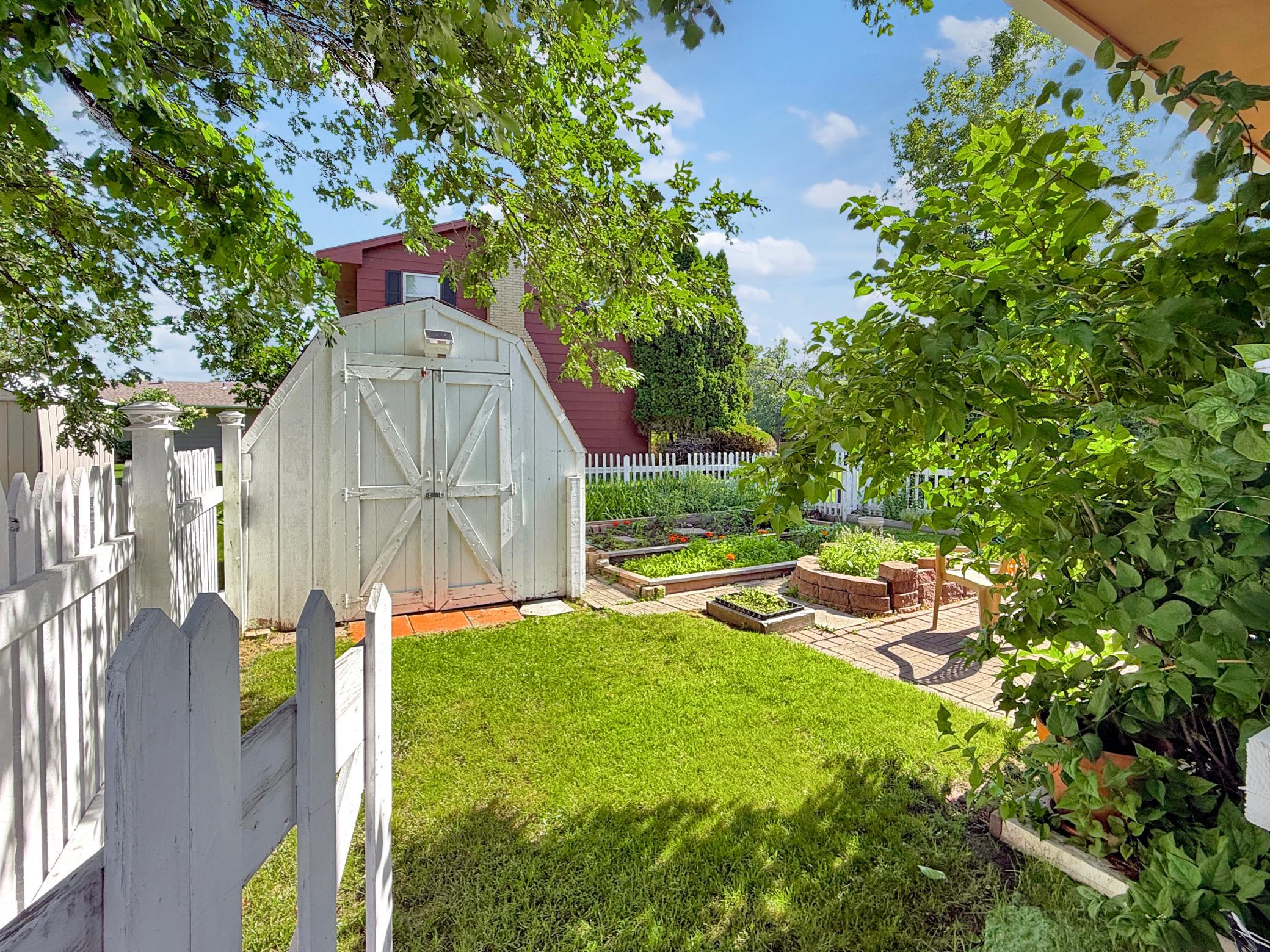 1970 single family home for sale at 113 Circle Drive in Thief River Falls, MN — 4 bed, 3 bath (photo 39 of 45)