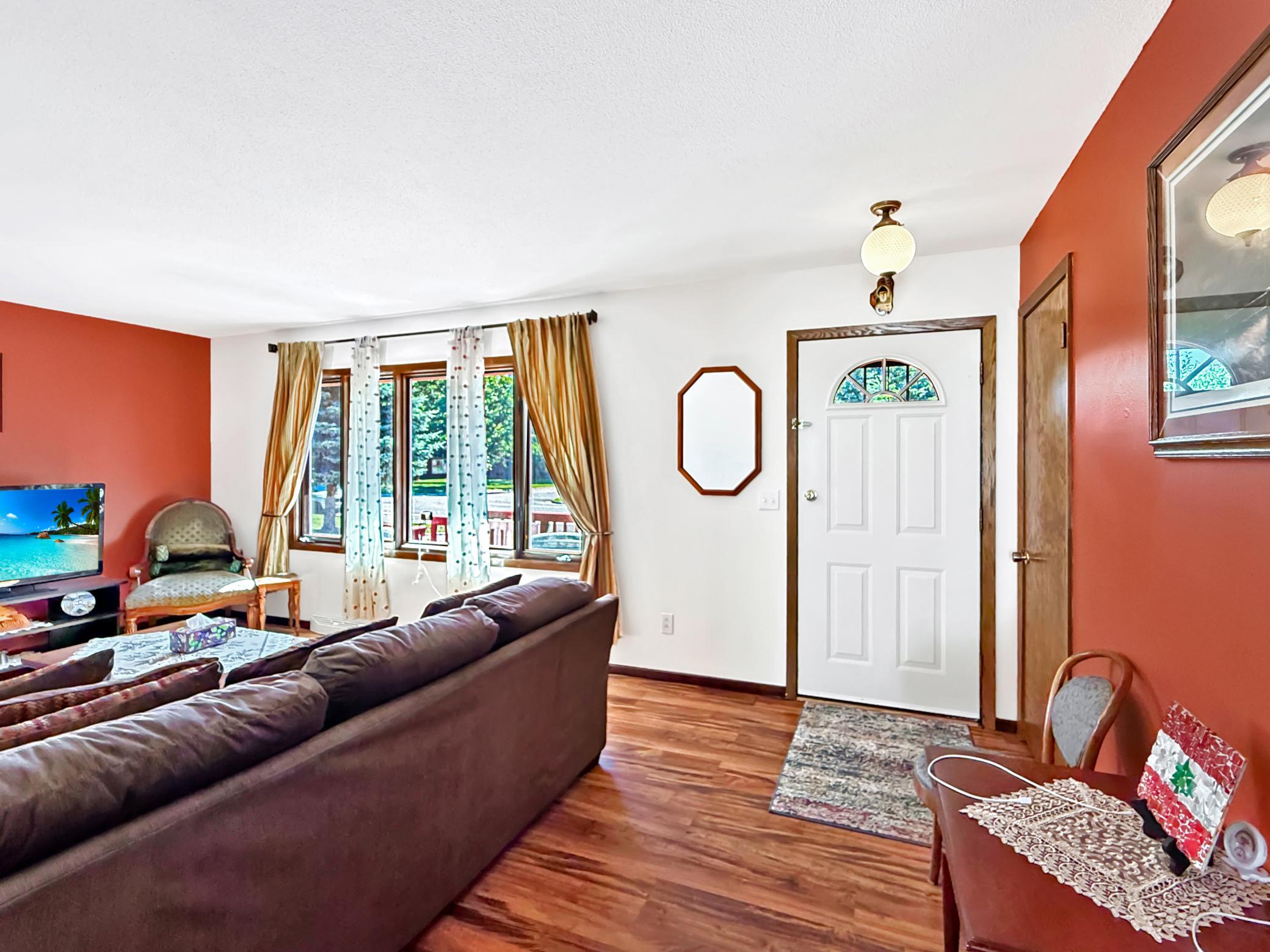 1970 single family home for sale at 113 Circle Drive in Thief River Falls, MN — 4 bed, 3 bath (photo 5 of 45)