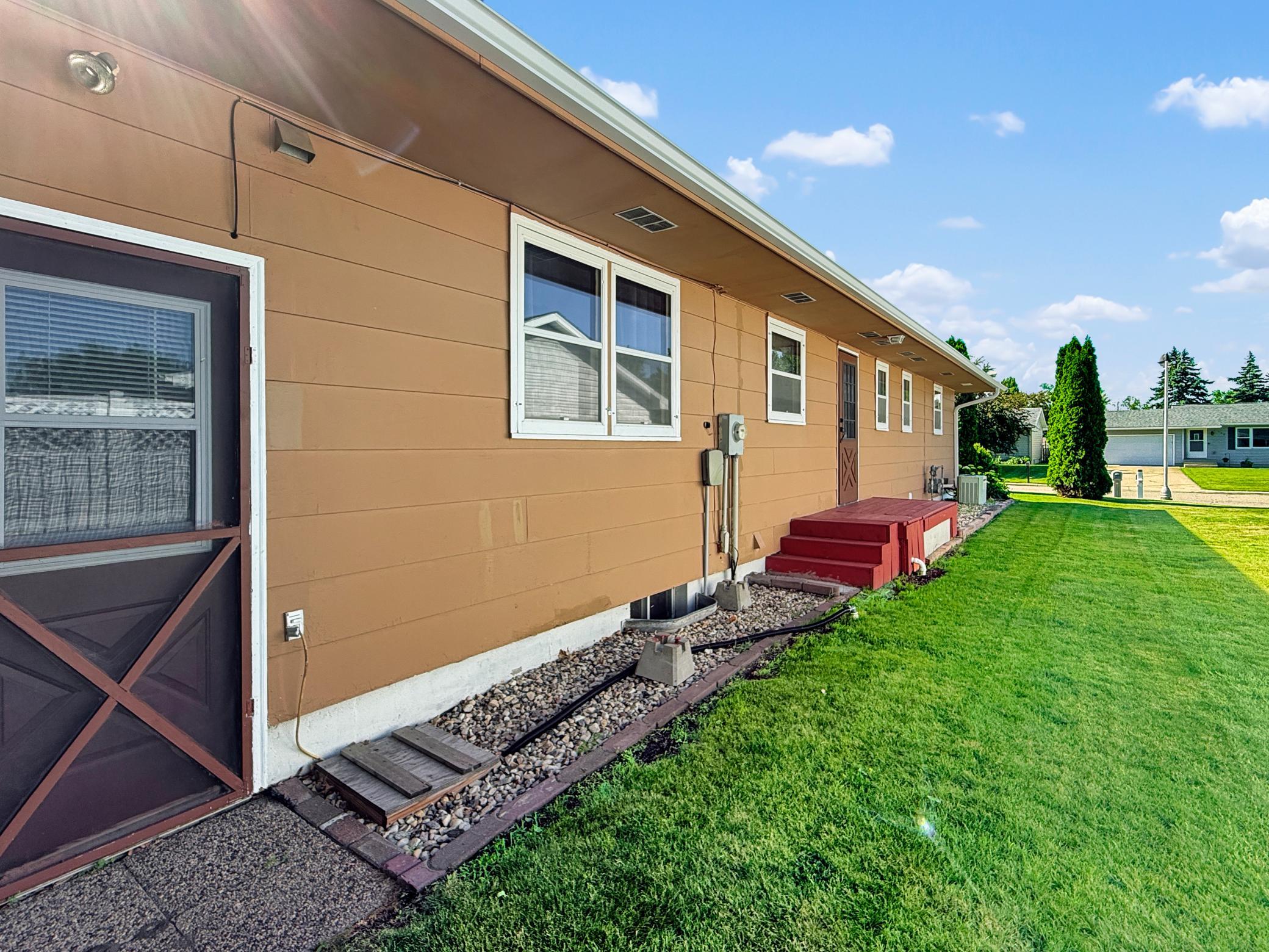 1970 single family home for sale at 113 Circle Drive in Thief River Falls, MN — 4 bed, 3 bath (photo 41 of 45)