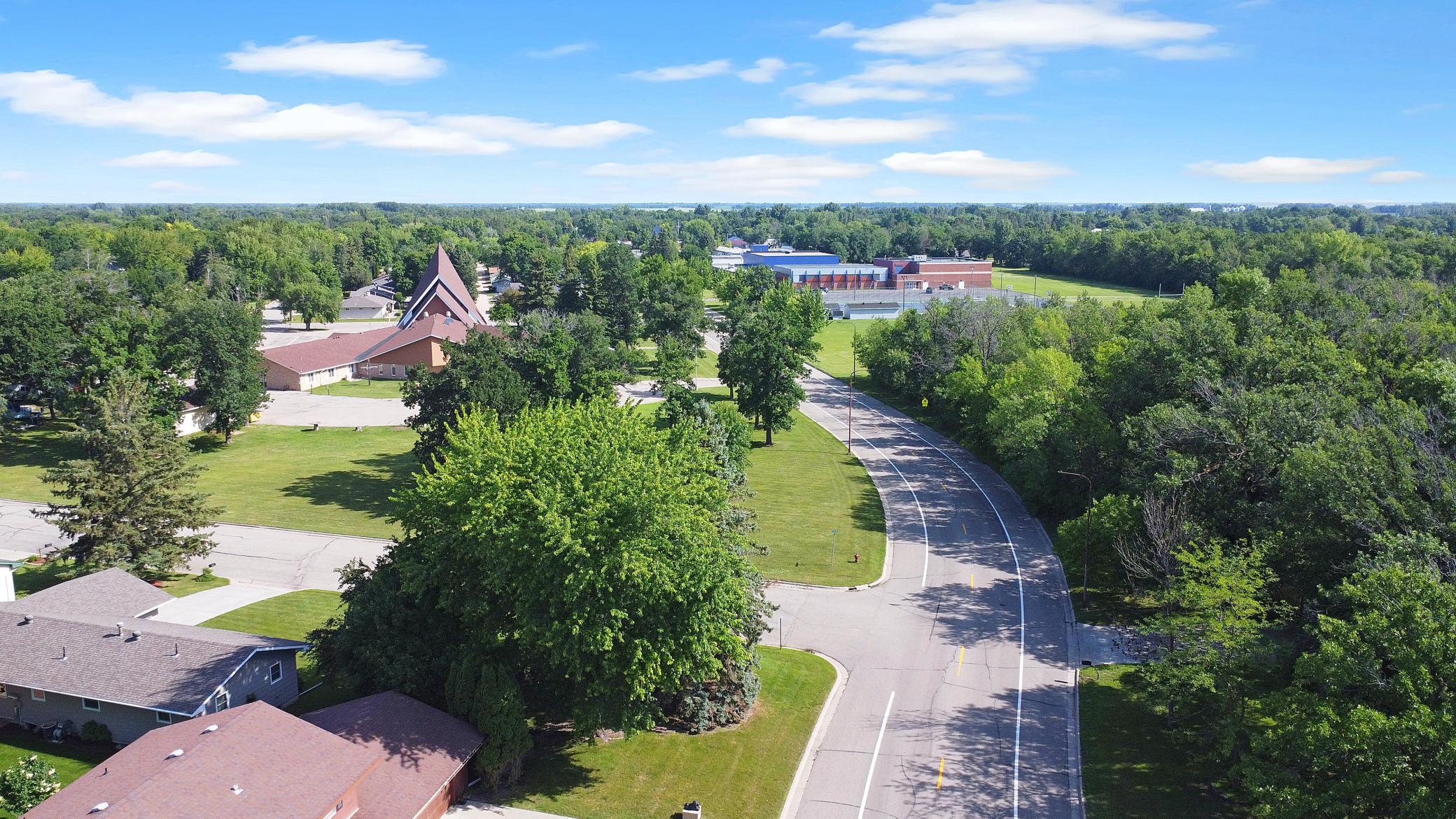 1970 single family home for sale at 113 Circle Drive in Thief River Falls, MN — 4 bed, 3 bath (photo 42 of 45)