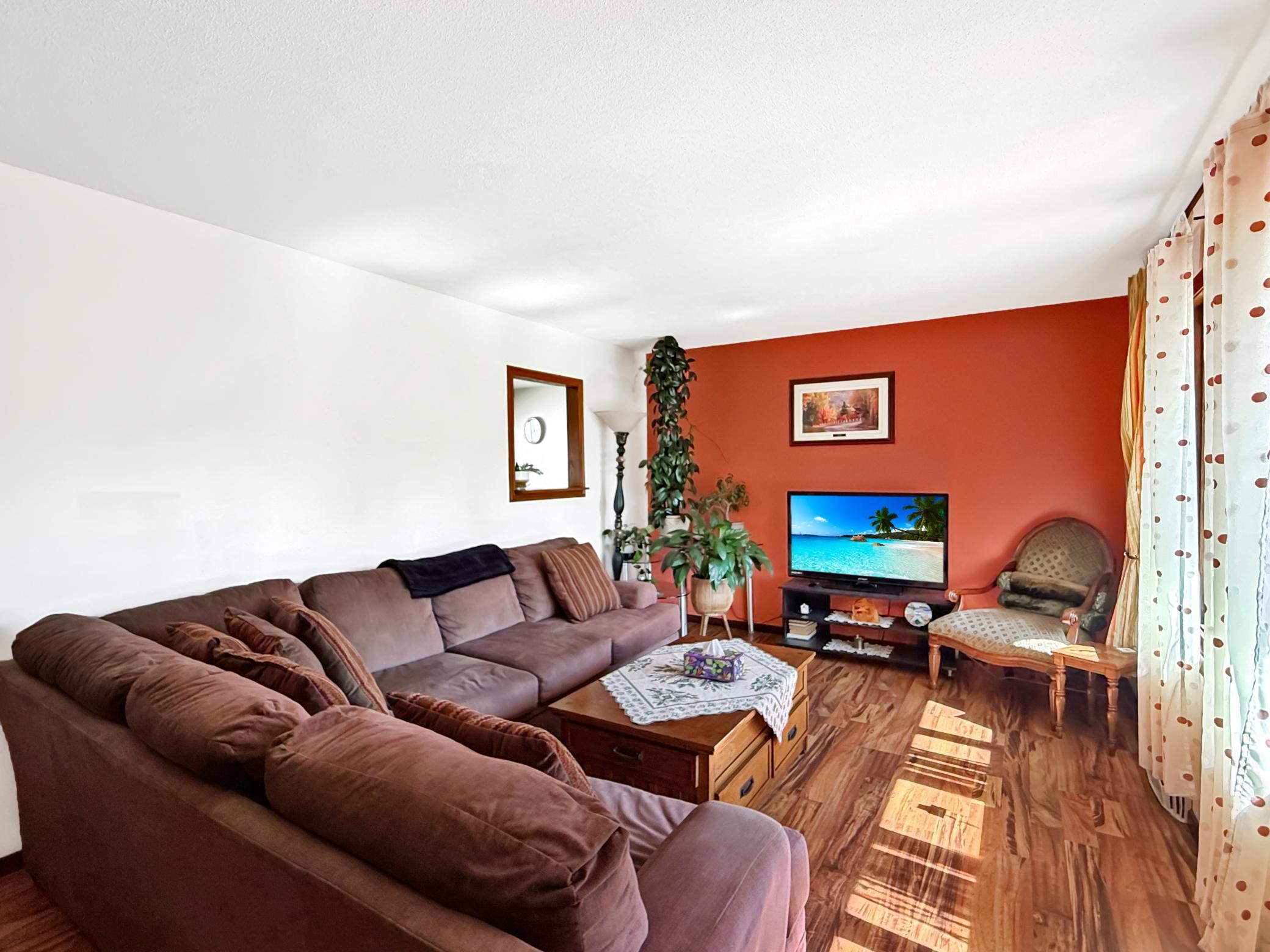 1970 single family home for sale at 113 Circle Drive in Thief River Falls, MN — 4 bed, 3 bath (photo 6 of 45)