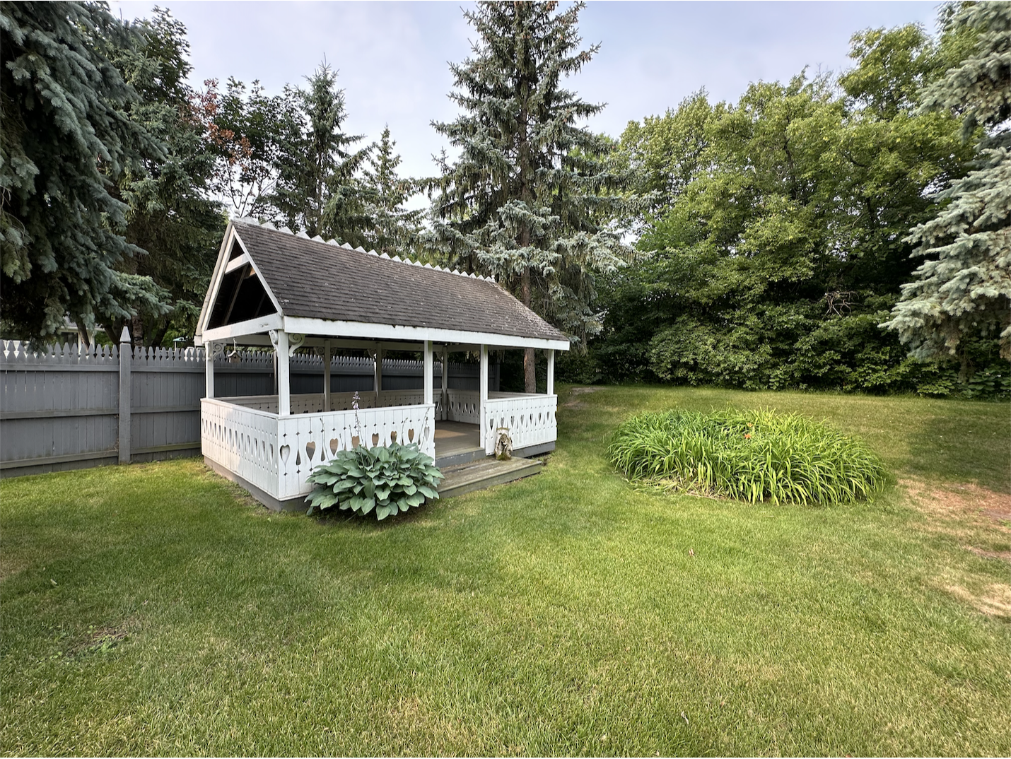 1990 single family home for sale at 701 3rd Avenue NE in Roseau, MN — 3 bed, 3 bath (photo 11 of 23)