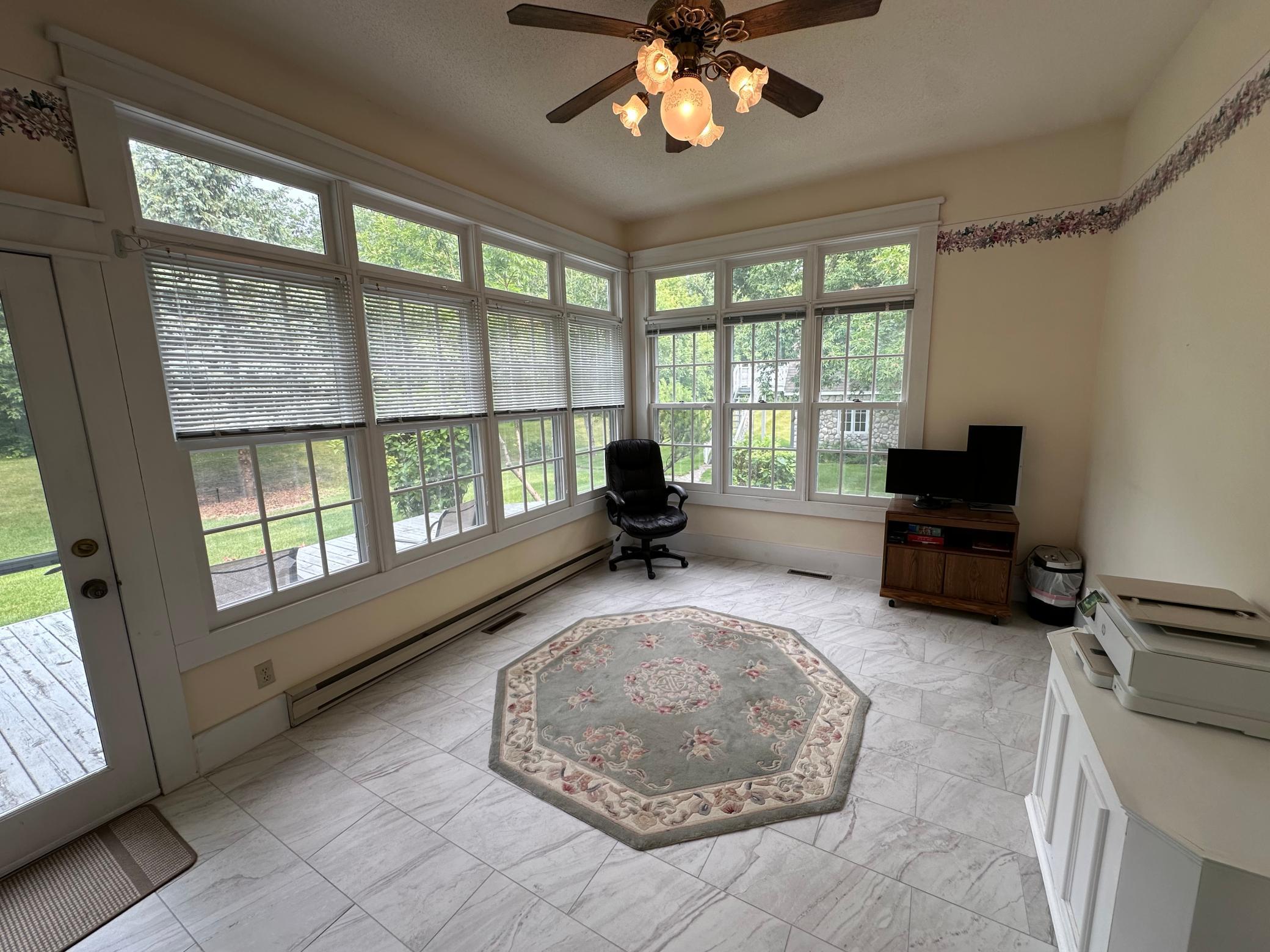 1990 single family home for sale at 701 3rd Avenue NE in Roseau, MN — 3 bed, 3 bath (photo 19 of 23)