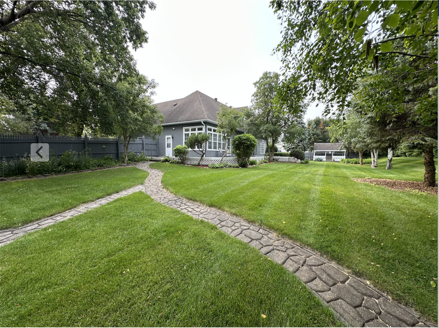 1990 single family home for sale at 701 3rd Avenue NE in Roseau, MN — 3 bed, 3 bath (photo 7 of 23)