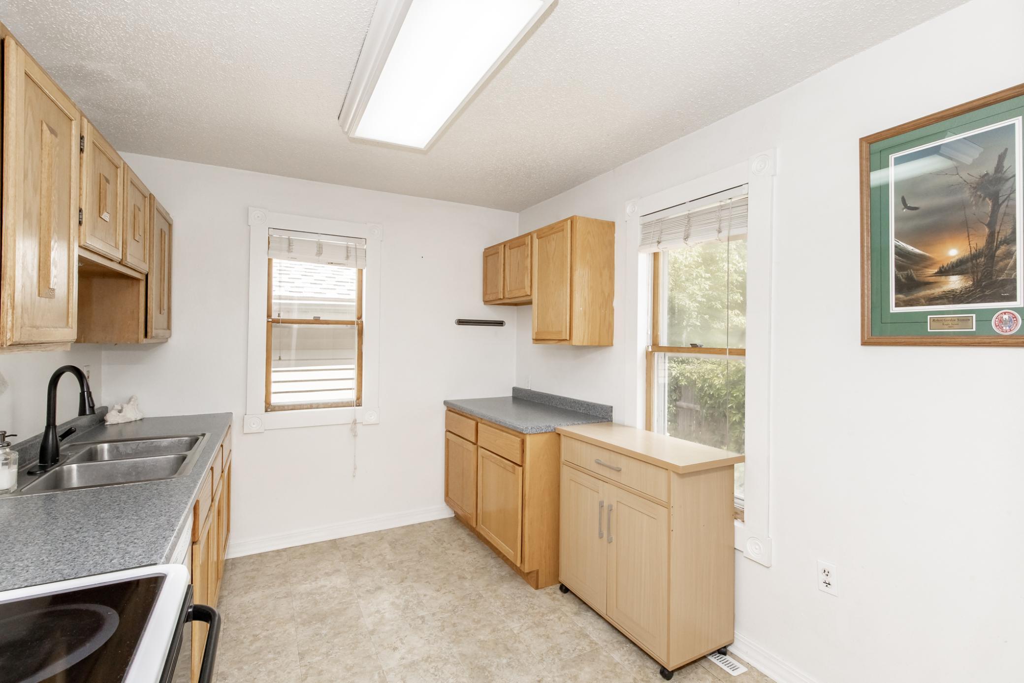 723 6th Avenue N, Fargo ND 58102 - Photo 16 of 53