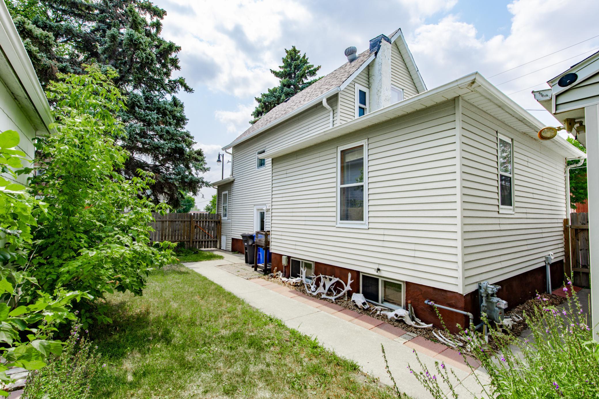 723 6th Avenue N, Fargo ND 58102 - Photo 49 of 53