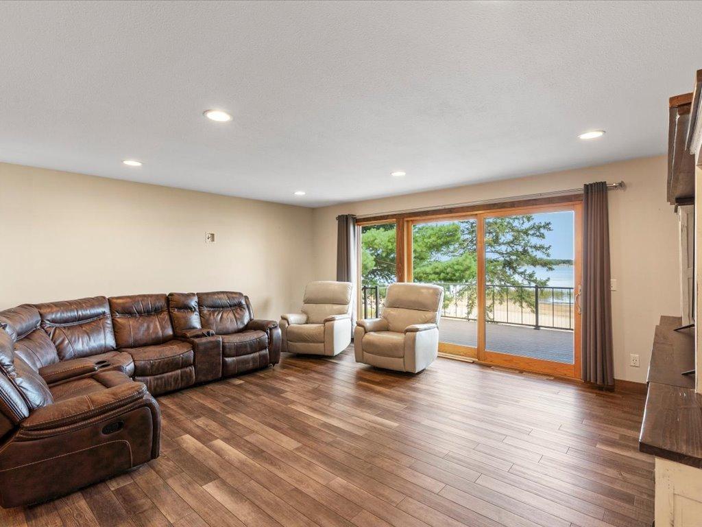 1967 single family home for sale at 13607 Maplewood Drive in Baxter, MN — 5 bed, 3 bath (photo 14 of 52)