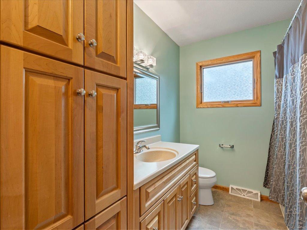 1967 single family home for sale at 13607 Maplewood Drive in Baxter, MN — 5 bed, 3 bath (photo 22 of 52)