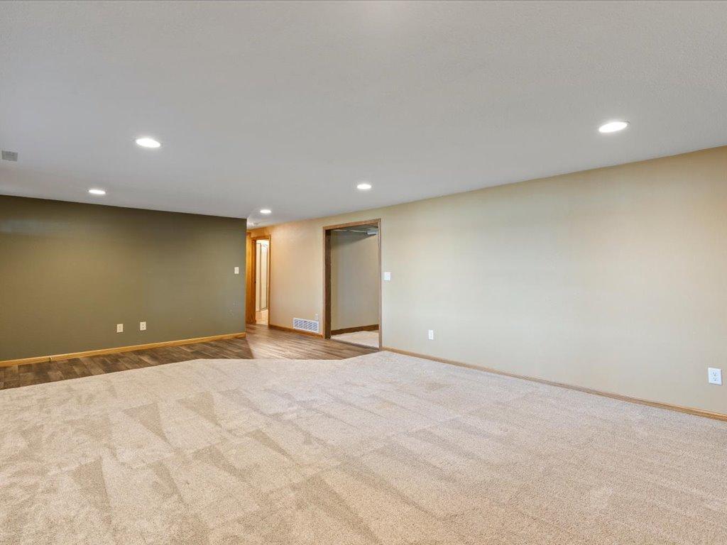 1967 single family home for sale at 13607 Maplewood Drive in Baxter, MN — 5 bed, 3 bath (photo 34 of 52)