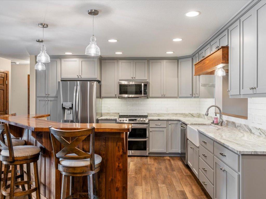 1967 single family home for sale at 13607 Maplewood Drive in Baxter, MN — 5 bed, 3 bath (photo 7 of 52)