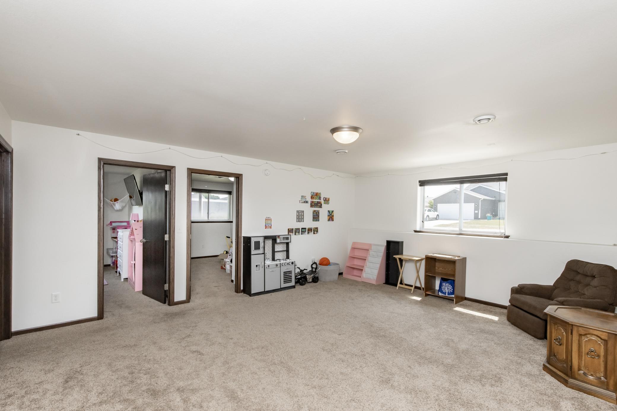 1305 5th Street NW, West Fargo ND 58078 - Photo 24 of 40