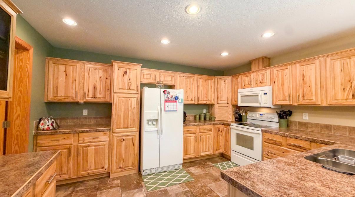 5252 Elmwood Court NE, Bemidji MN 56601 - Photo 5 of 36