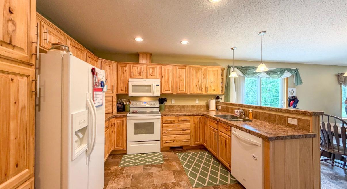 5252 Elmwood Court NE, Bemidji MN 56601 - Photo 6 of 36