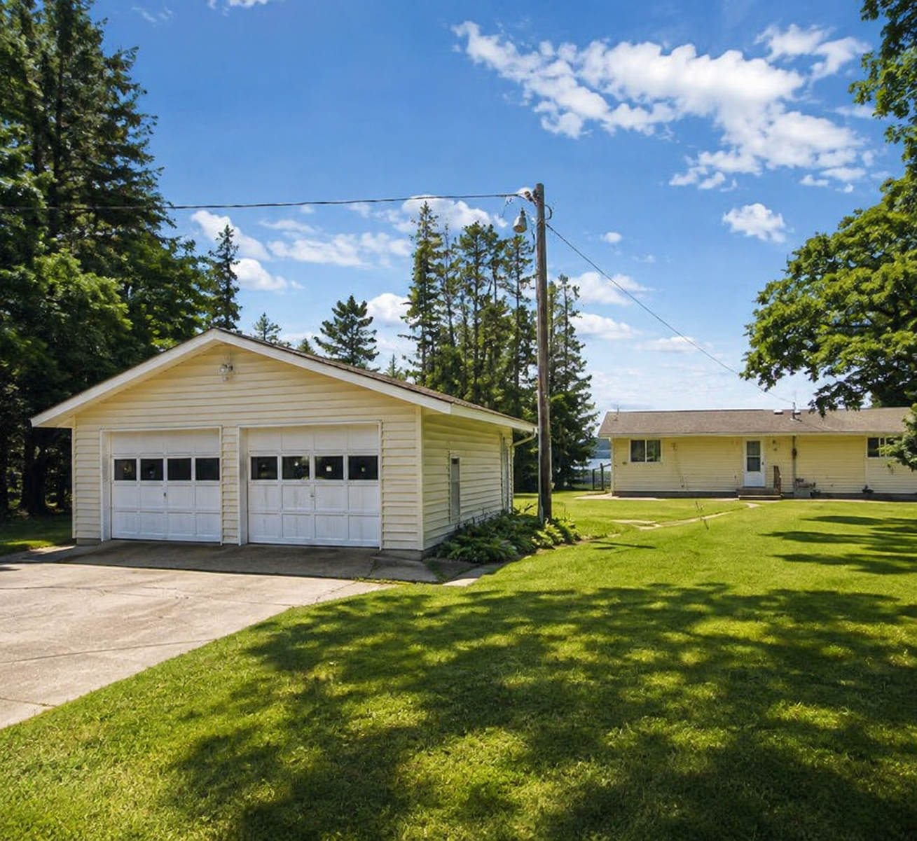 1980 single family home for sale at 32727 Nuthatch Avenue in Aitkin, MN — 3 bed, 2 bath (photo 6 of 45)