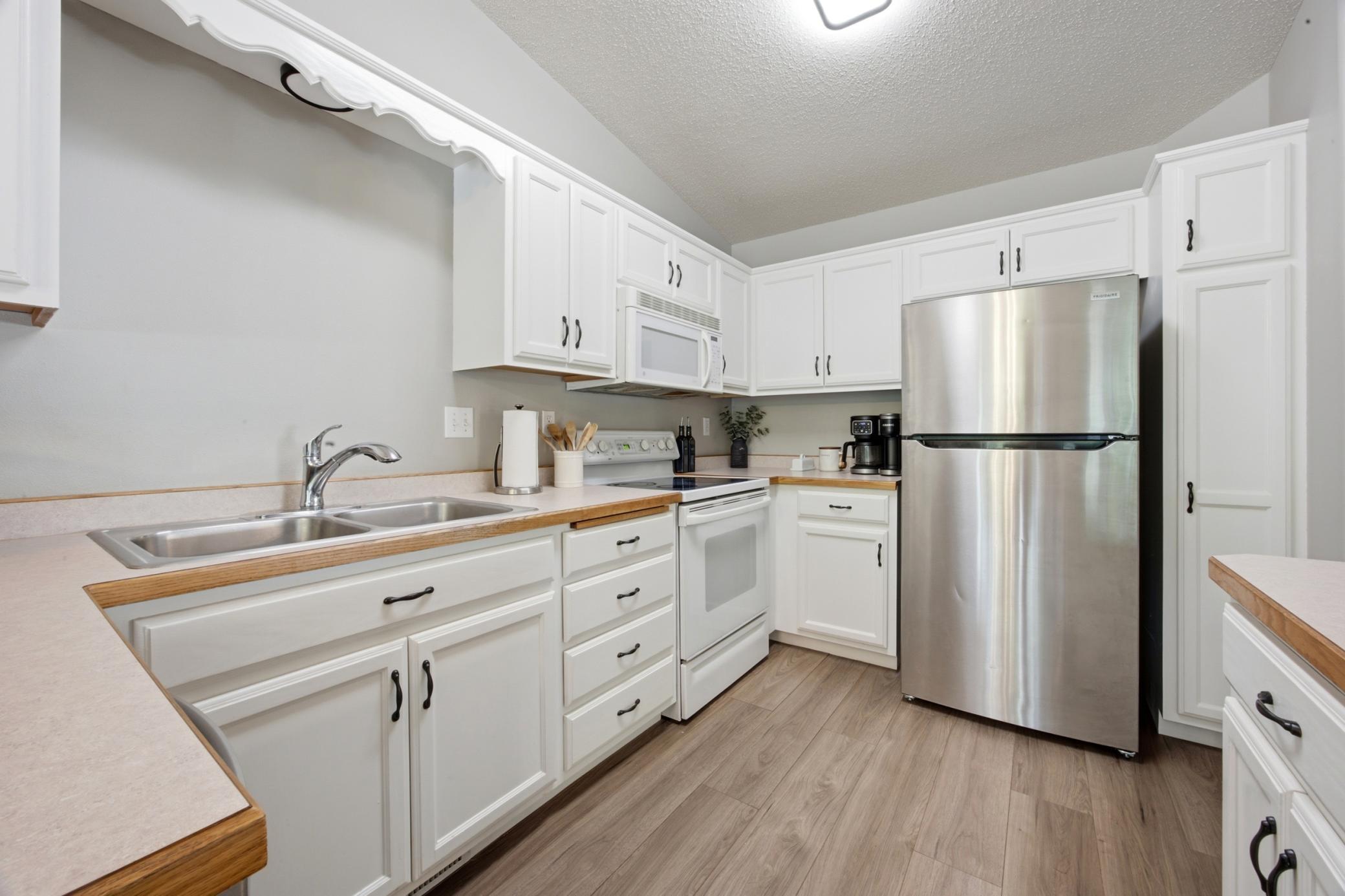 3348 10th Street S, Moorhead MN 56560 - Photo 8 of 27