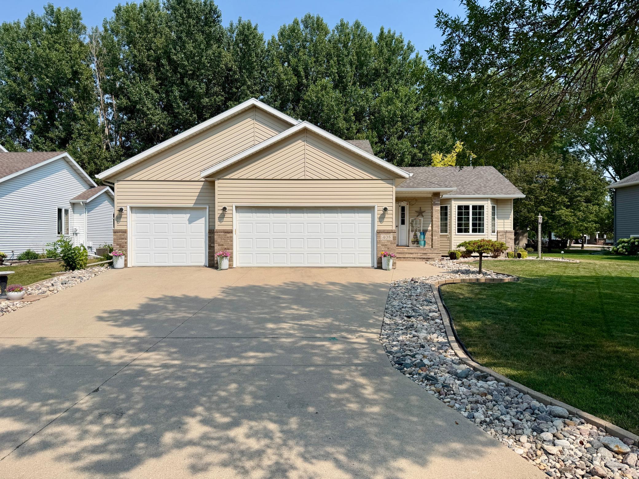 408 Clearview Court, Moorhead MN 56560 - Photo 2 of 26