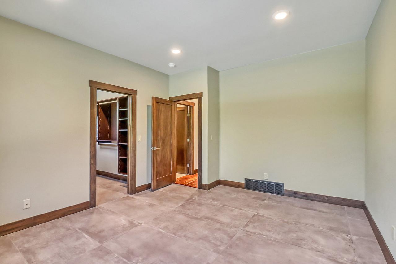 405 20th Avenue E, West Fargo ND 58078 - Photo 66 of 108