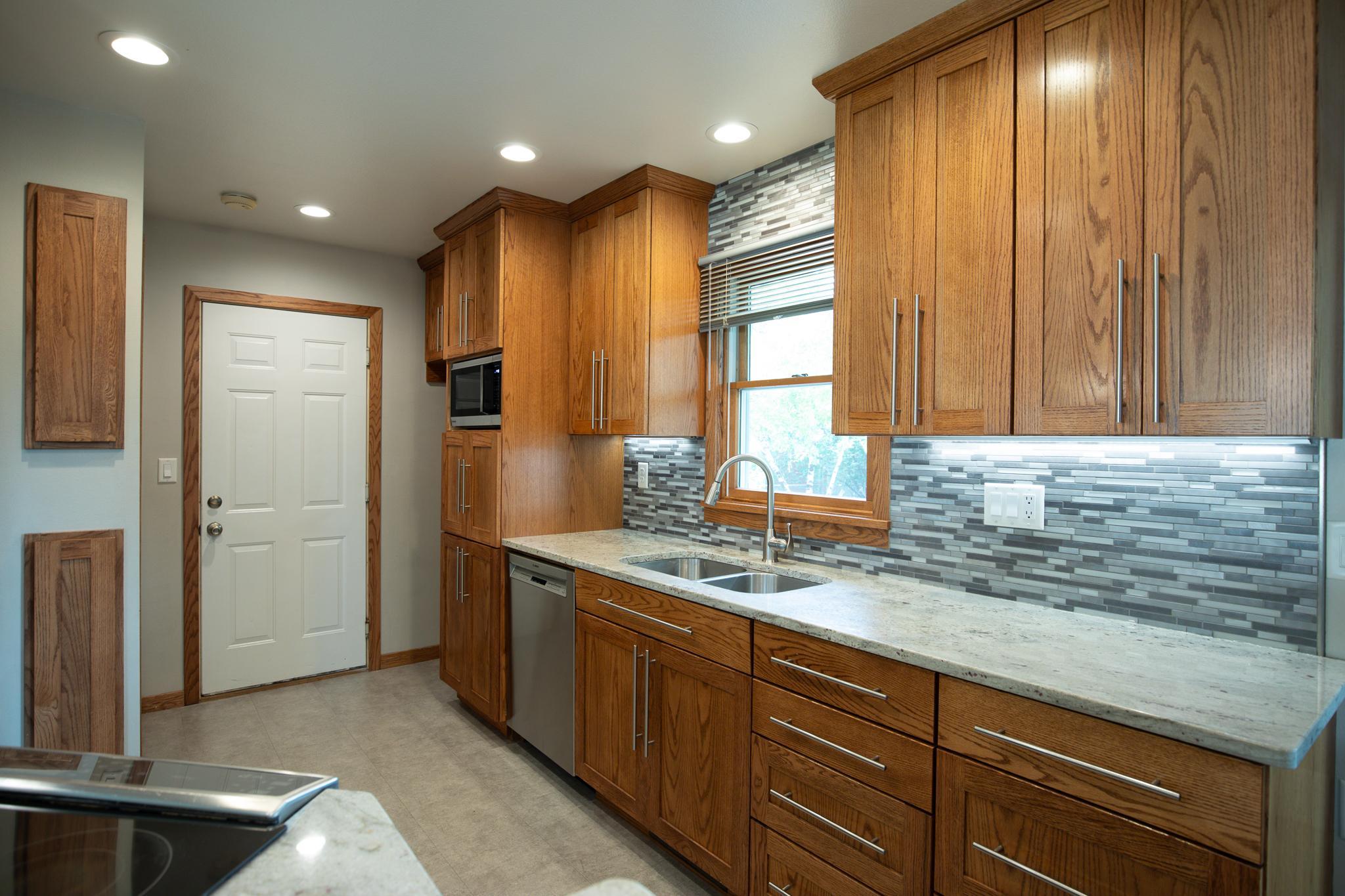 505 Maple Lane S, Moorhead MN 56560 - Photo 11 of 29