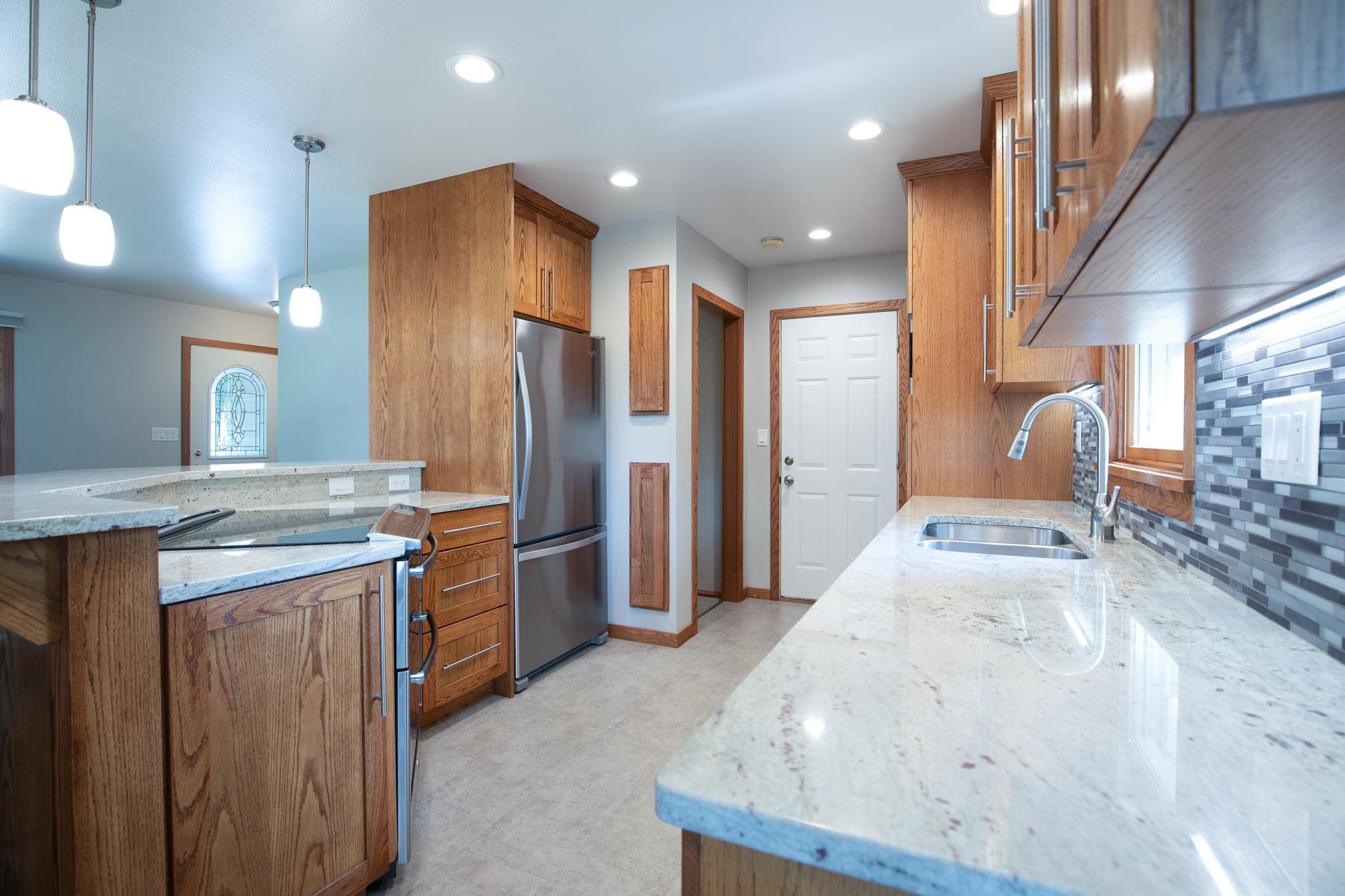 505 Maple Lane S, Moorhead MN 56560 - Photo 12 of 29