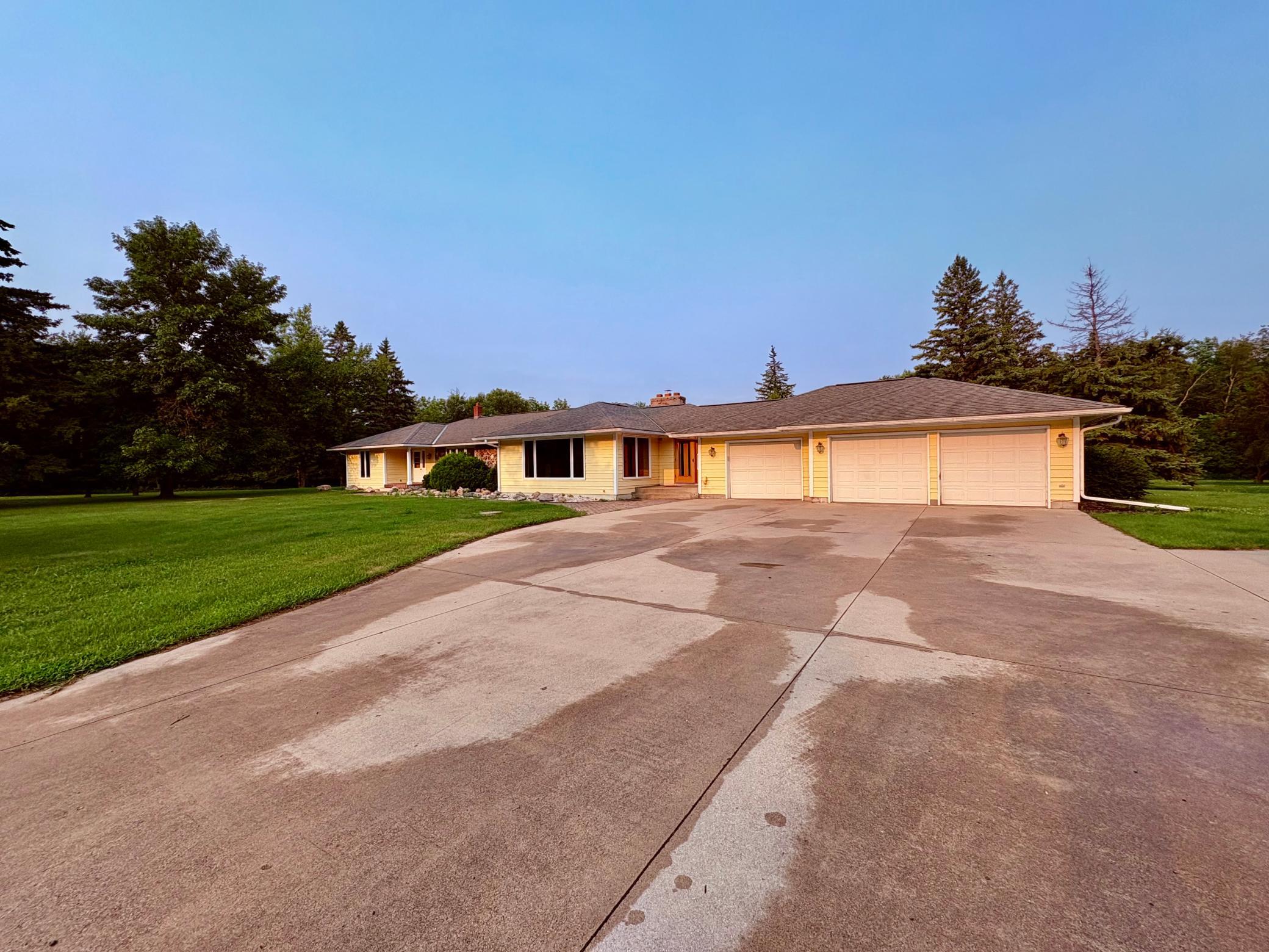 1976 single family home for sale at 59366 330th Street in Warroad, MN — 5 bed, 5 bath (photo 3 of 75)