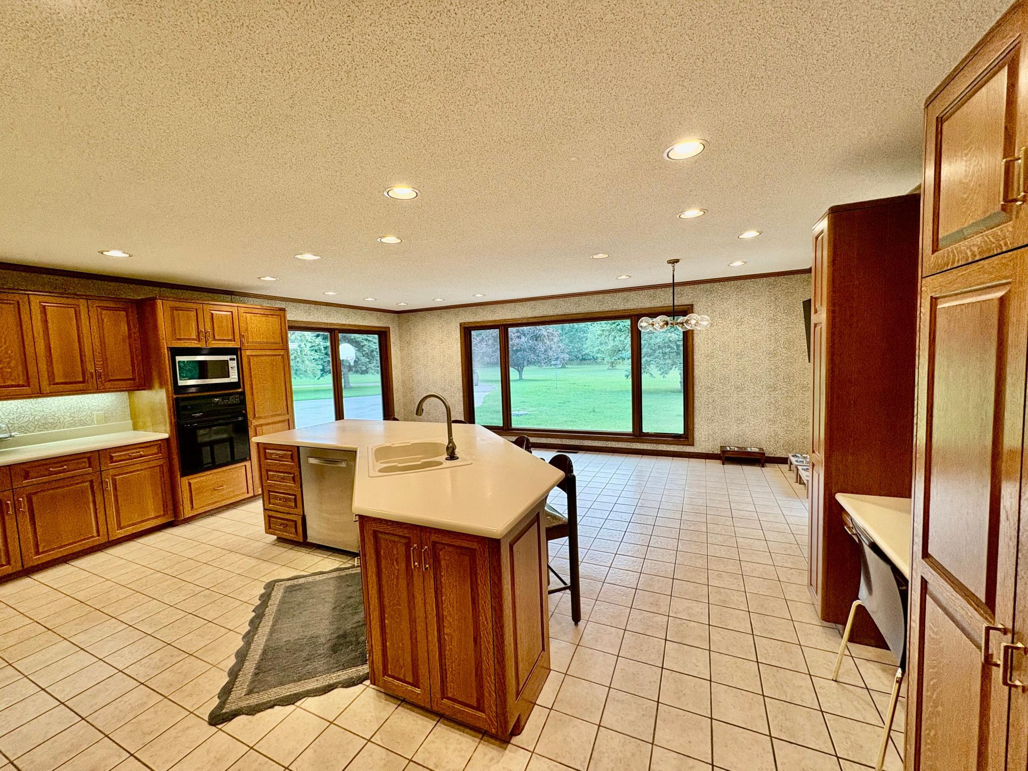 1976 single family home for sale at 59366 330th Street in Warroad, MN — 5 bed, 5 bath (photo 25 of 75)