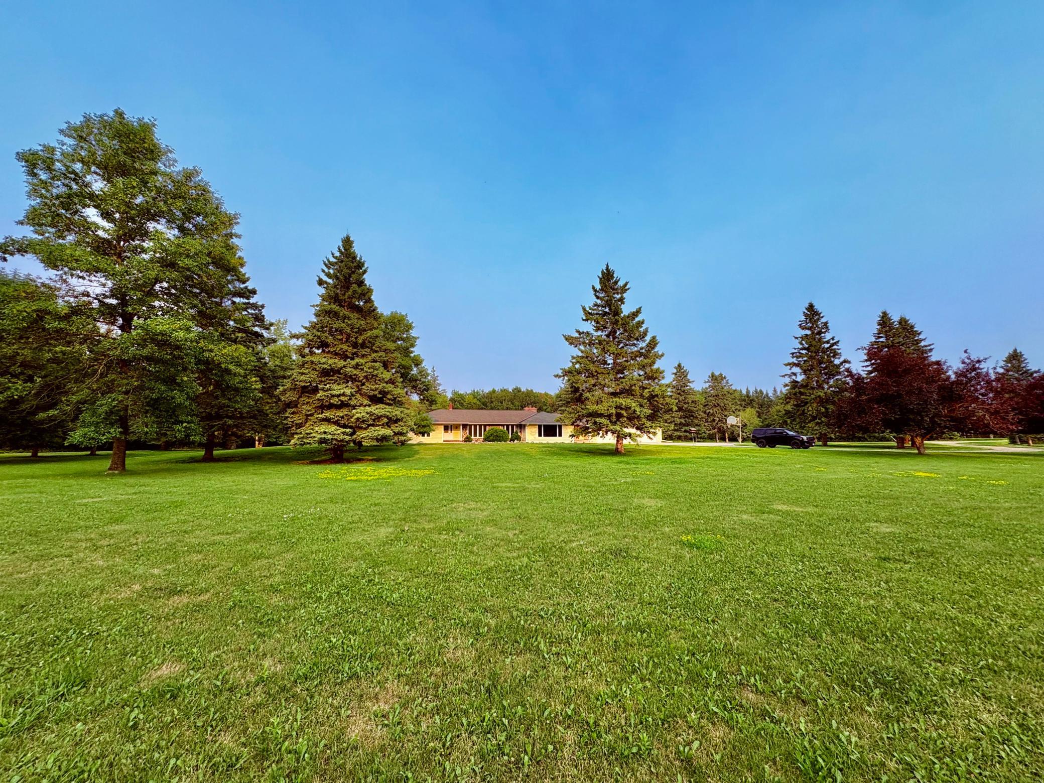 1976 single family home for sale at 59366 330th Street in Warroad, MN — 5 bed, 5 bath (photo 7 of 75)
