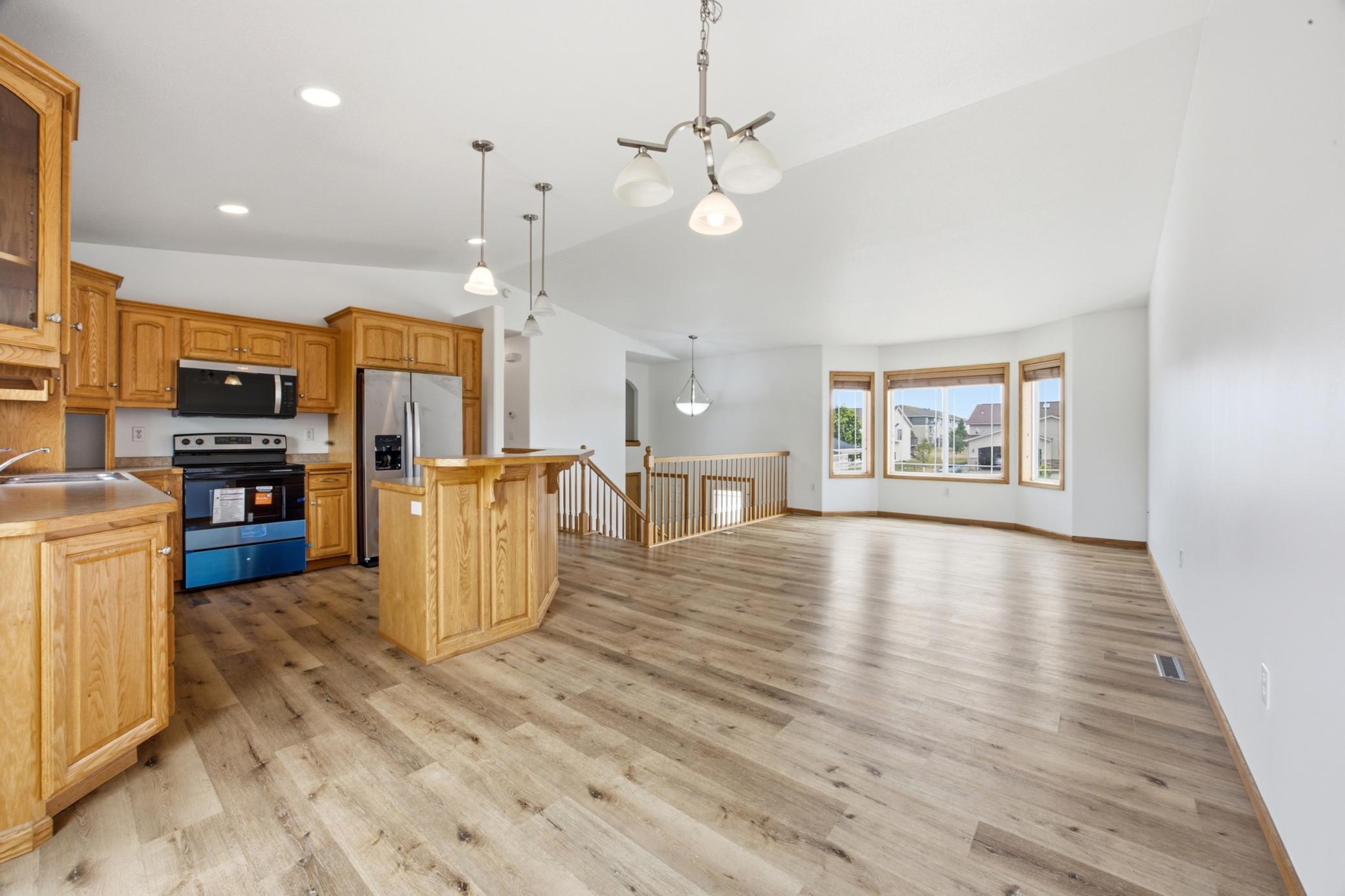 2006 single family home for sale at 3635 Harrison Street S in Fargo, ND — 4 bed, 3 bath (photo 11 of 37)