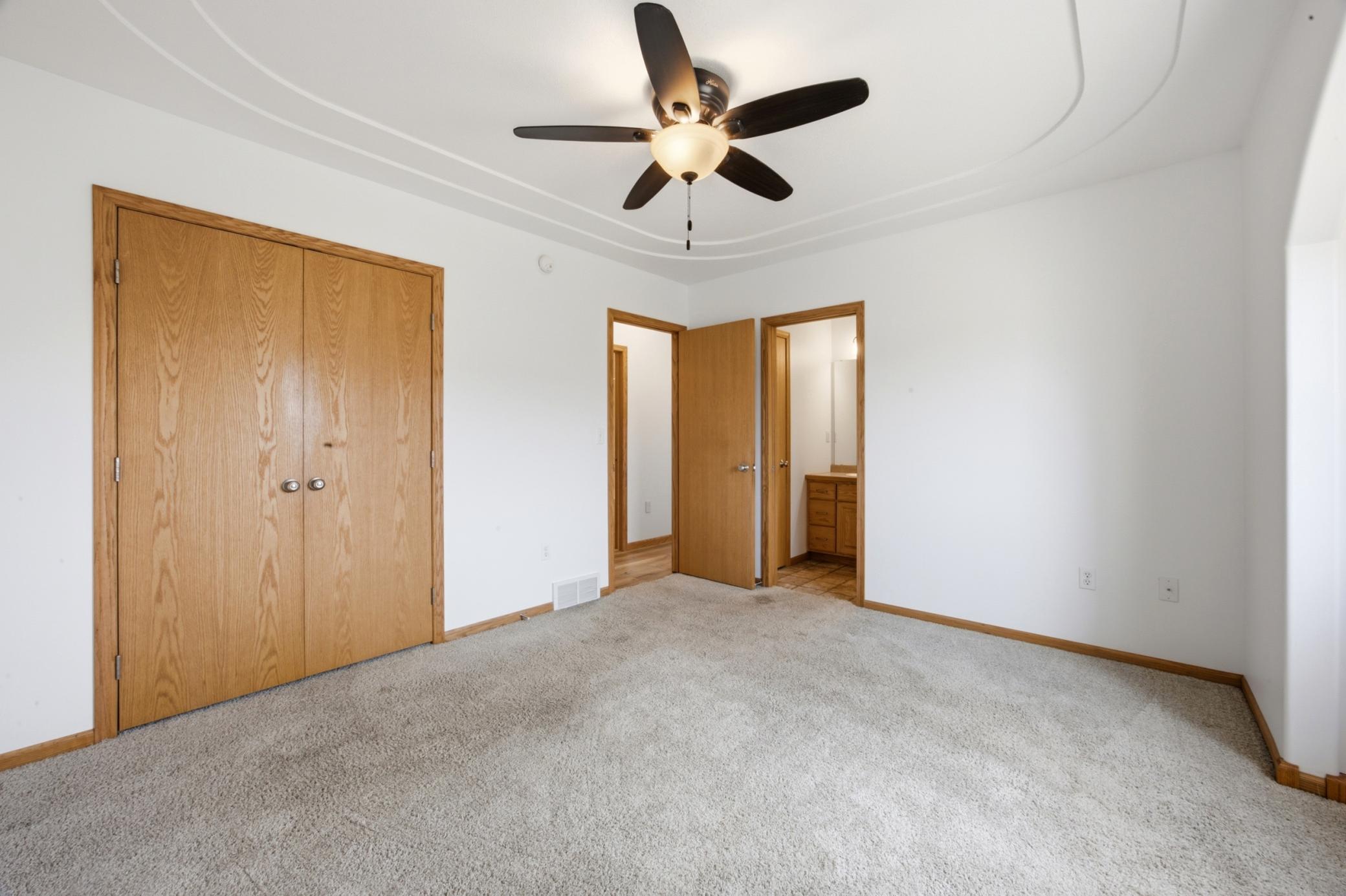 2006 single family home for sale at 3635 Harrison Street S in Fargo, ND — 4 bed, 3 bath (photo 13 of 37)