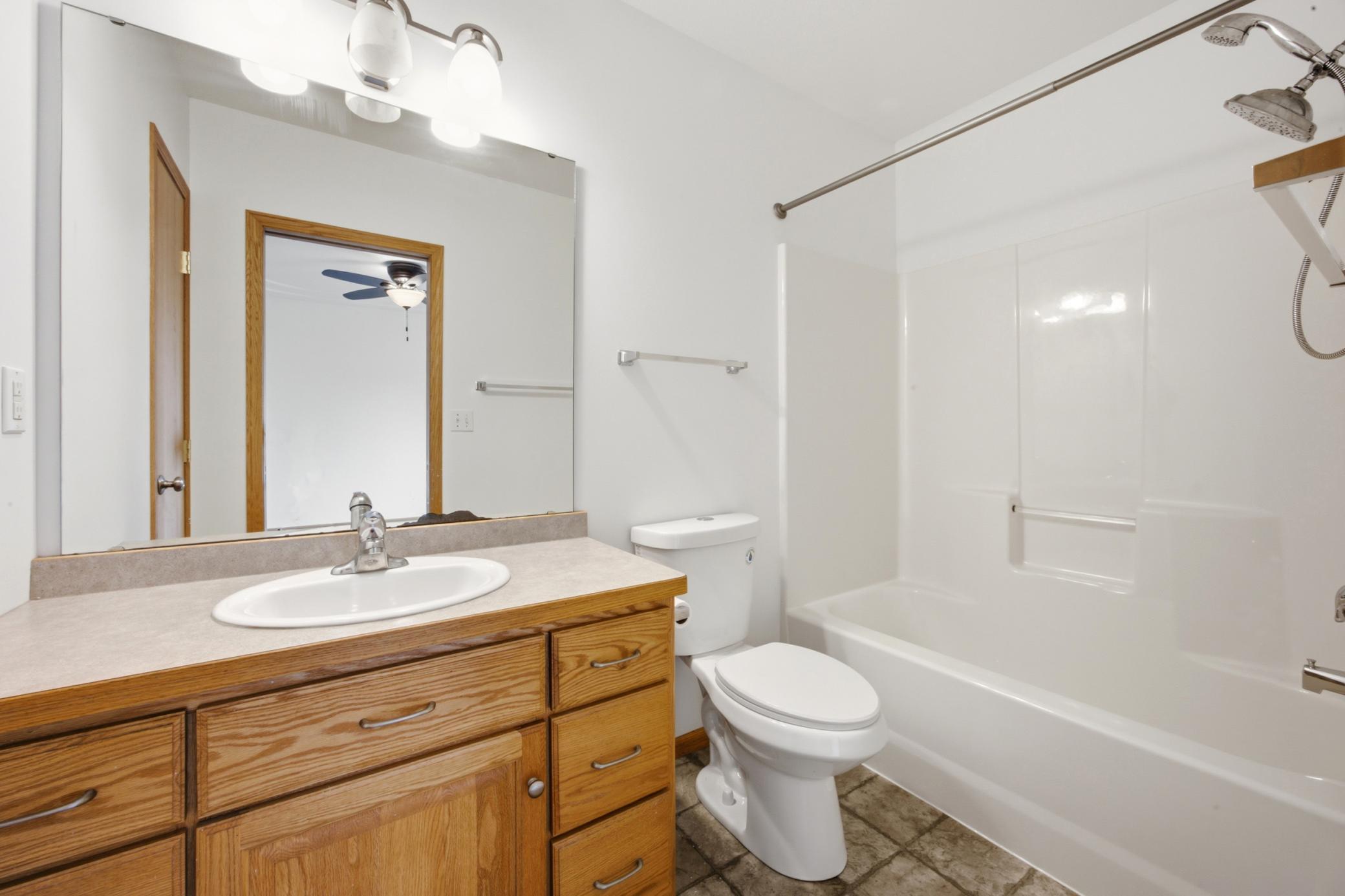 2006 single family home for sale at 3635 Harrison Street S in Fargo, ND — 4 bed, 3 bath (photo 14 of 37)