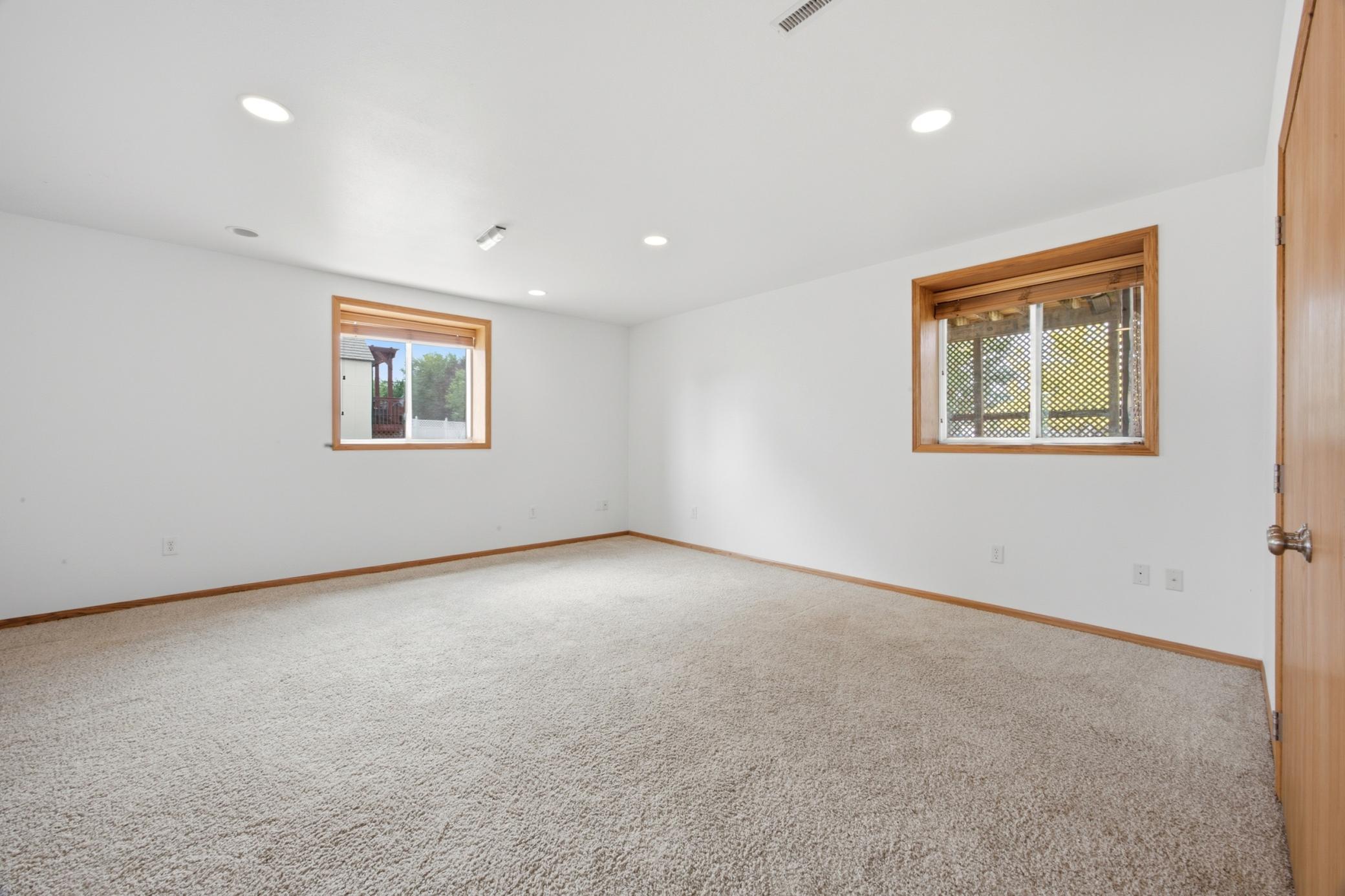 2006 single family home for sale at 3635 Harrison Street S in Fargo, ND — 4 bed, 3 bath (photo 18 of 37)