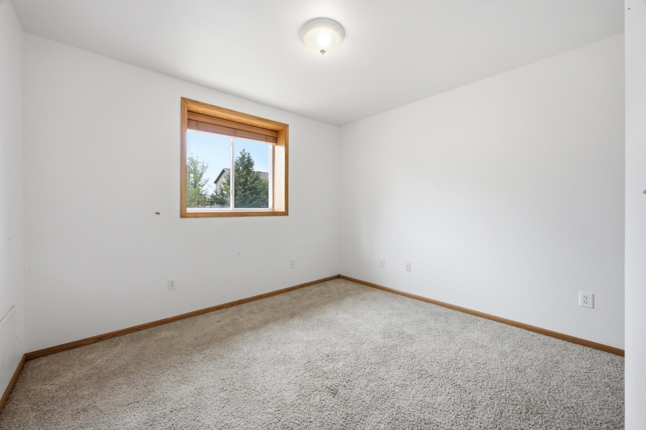 2006 single family home for sale at 3635 Harrison Street S in Fargo, ND — 4 bed, 3 bath (photo 20 of 37)