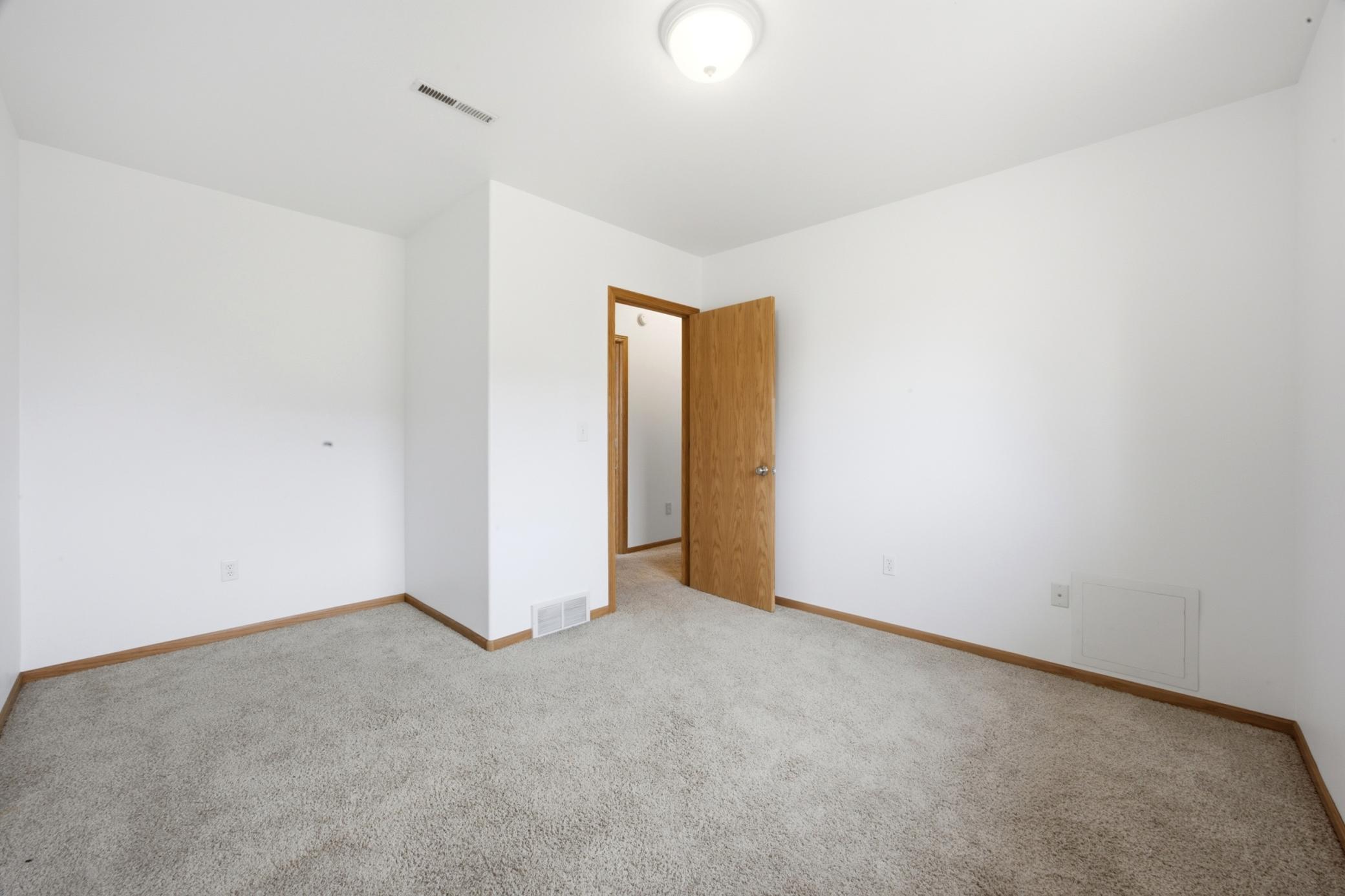 2006 single family home for sale at 3635 Harrison Street S in Fargo, ND — 4 bed, 3 bath (photo 21 of 37)