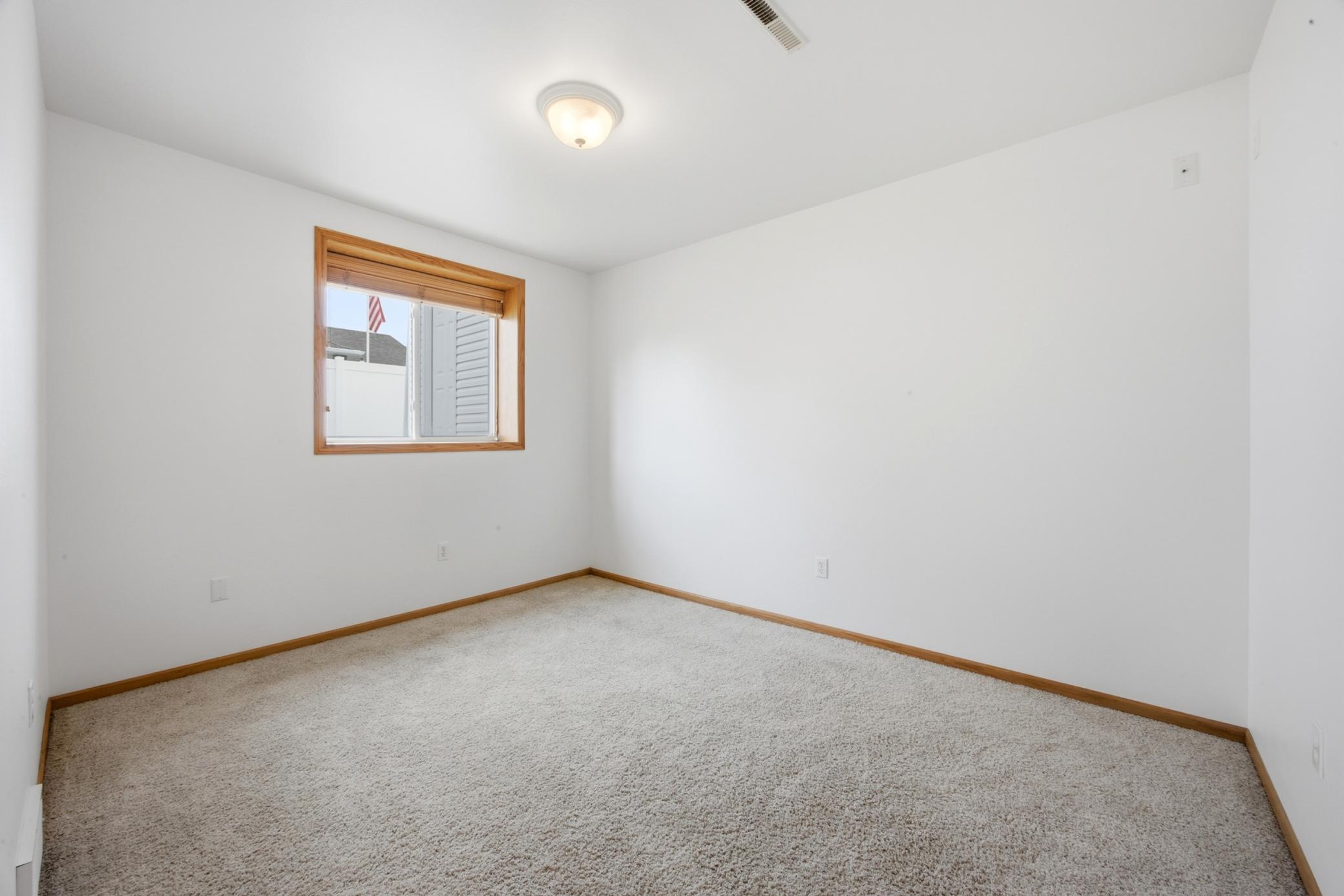 2006 single family home for sale at 3635 Harrison Street S in Fargo, ND — 4 bed, 3 bath (photo 22 of 37)