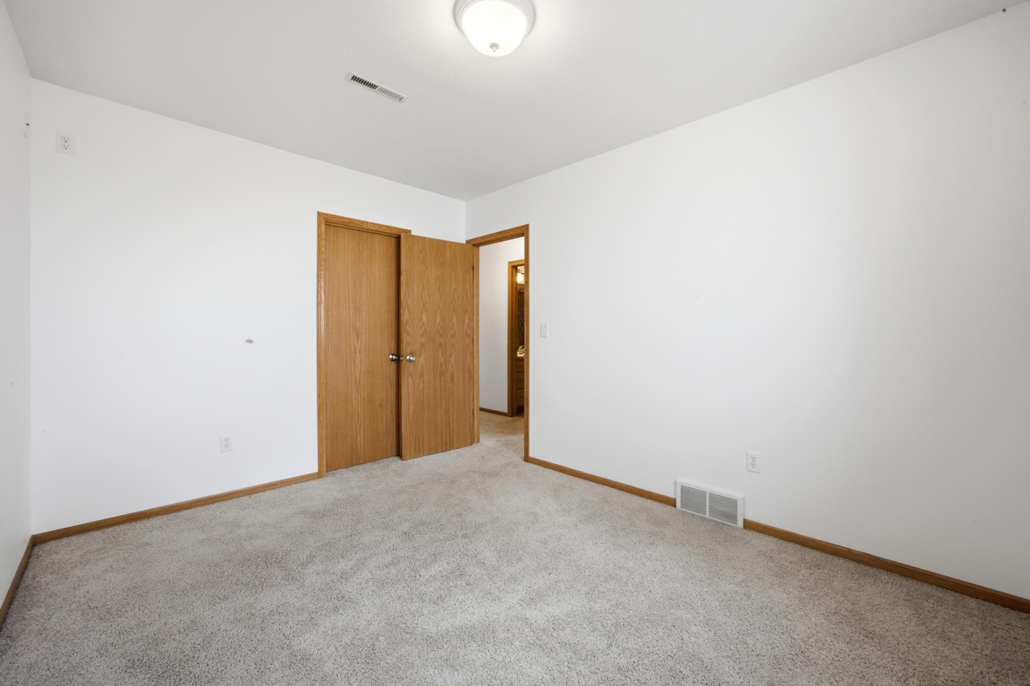 2006 single family home for sale at 3635 Harrison Street S in Fargo, ND — 4 bed, 3 bath (photo 23 of 37)