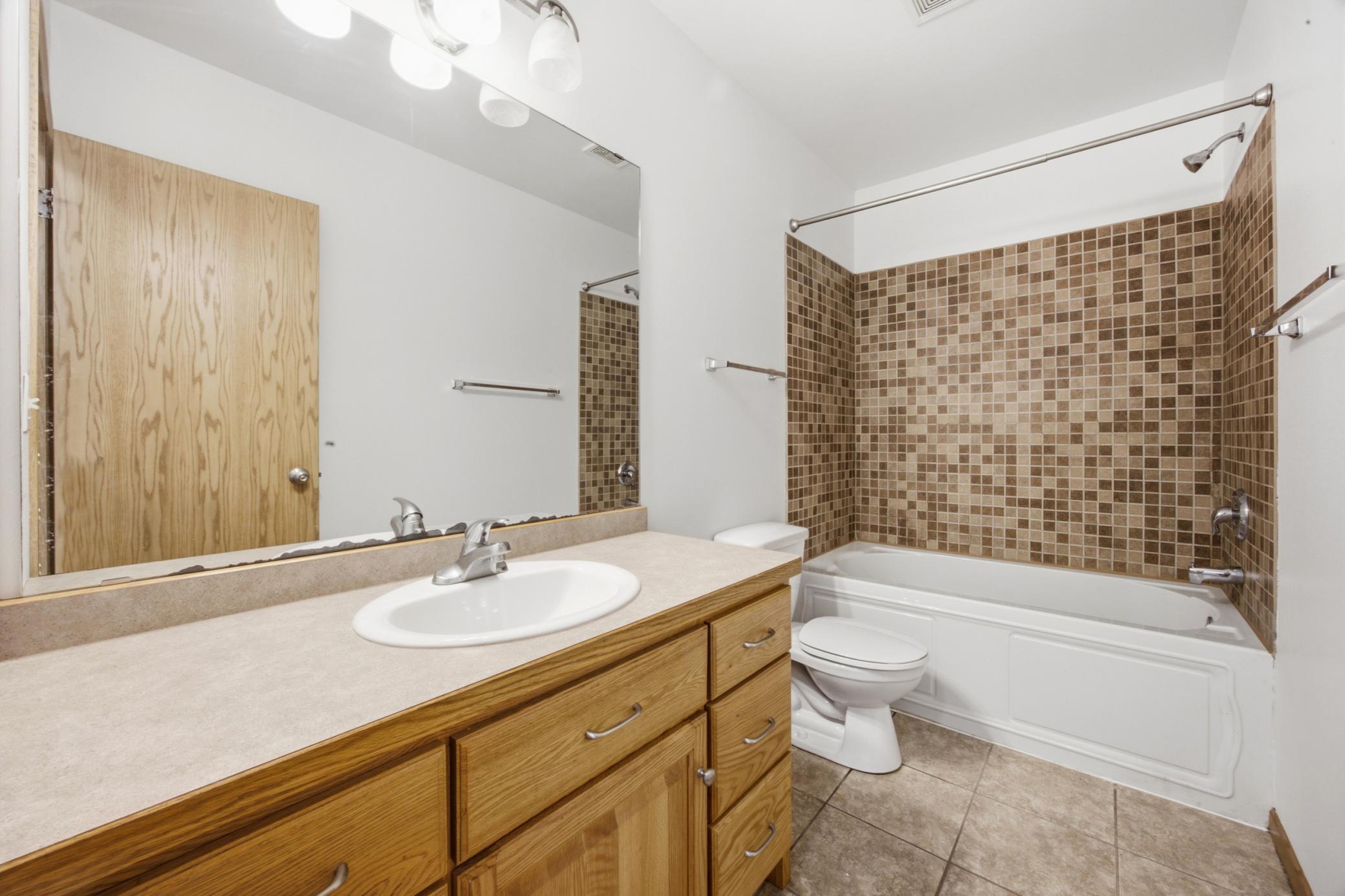 2006 single family home for sale at 3635 Harrison Street S in Fargo, ND — 4 bed, 3 bath (photo 24 of 37)