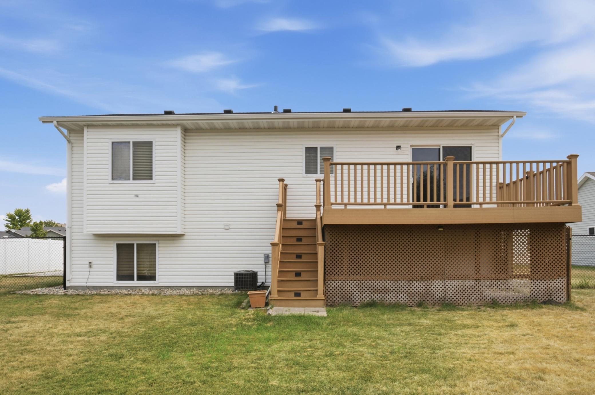 2006 single family home for sale at 3635 Harrison Street S in Fargo, ND — 4 bed, 3 bath (photo 26 of 37)